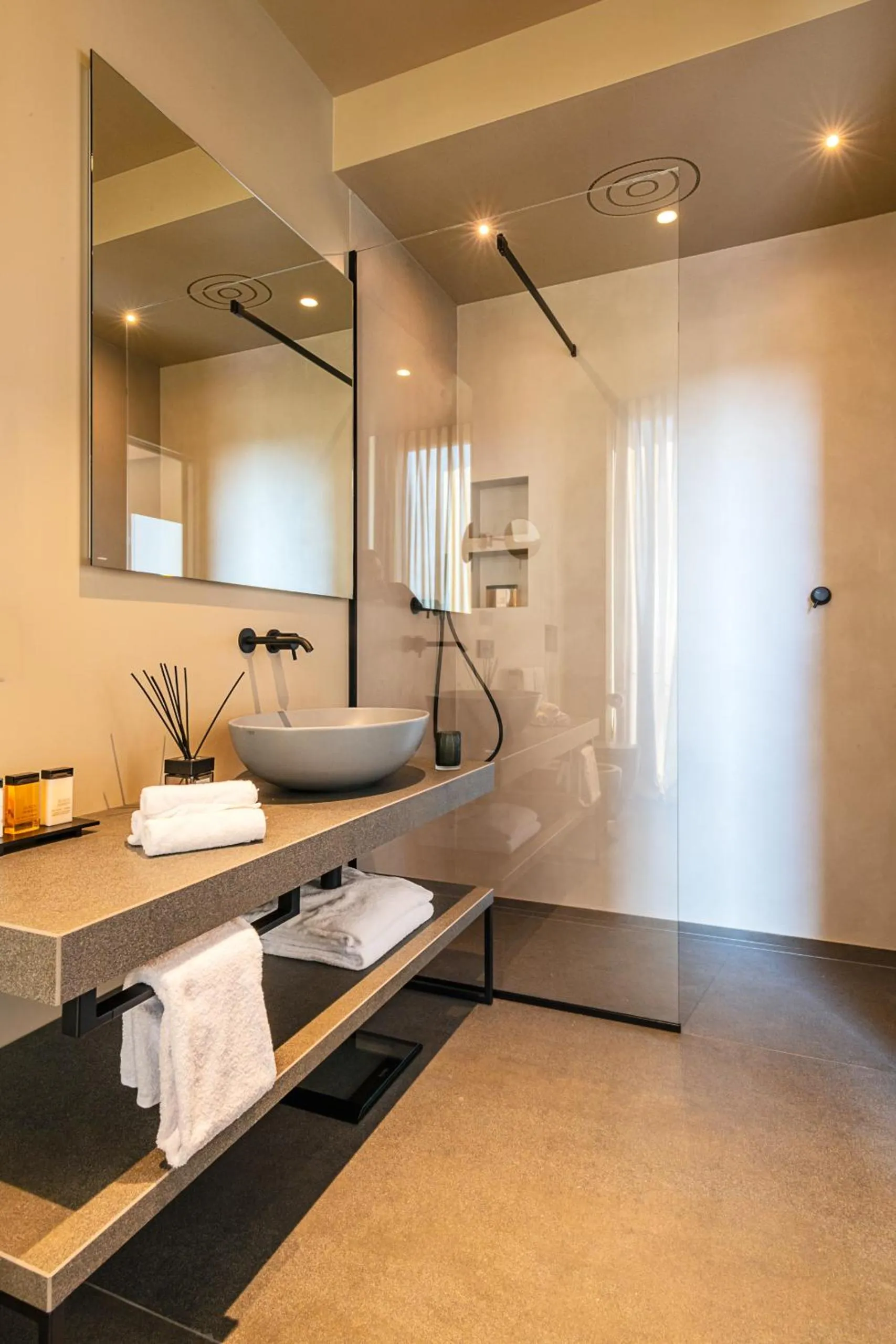 Bathroom in Le Cattedrali Relais by Laqua Collection