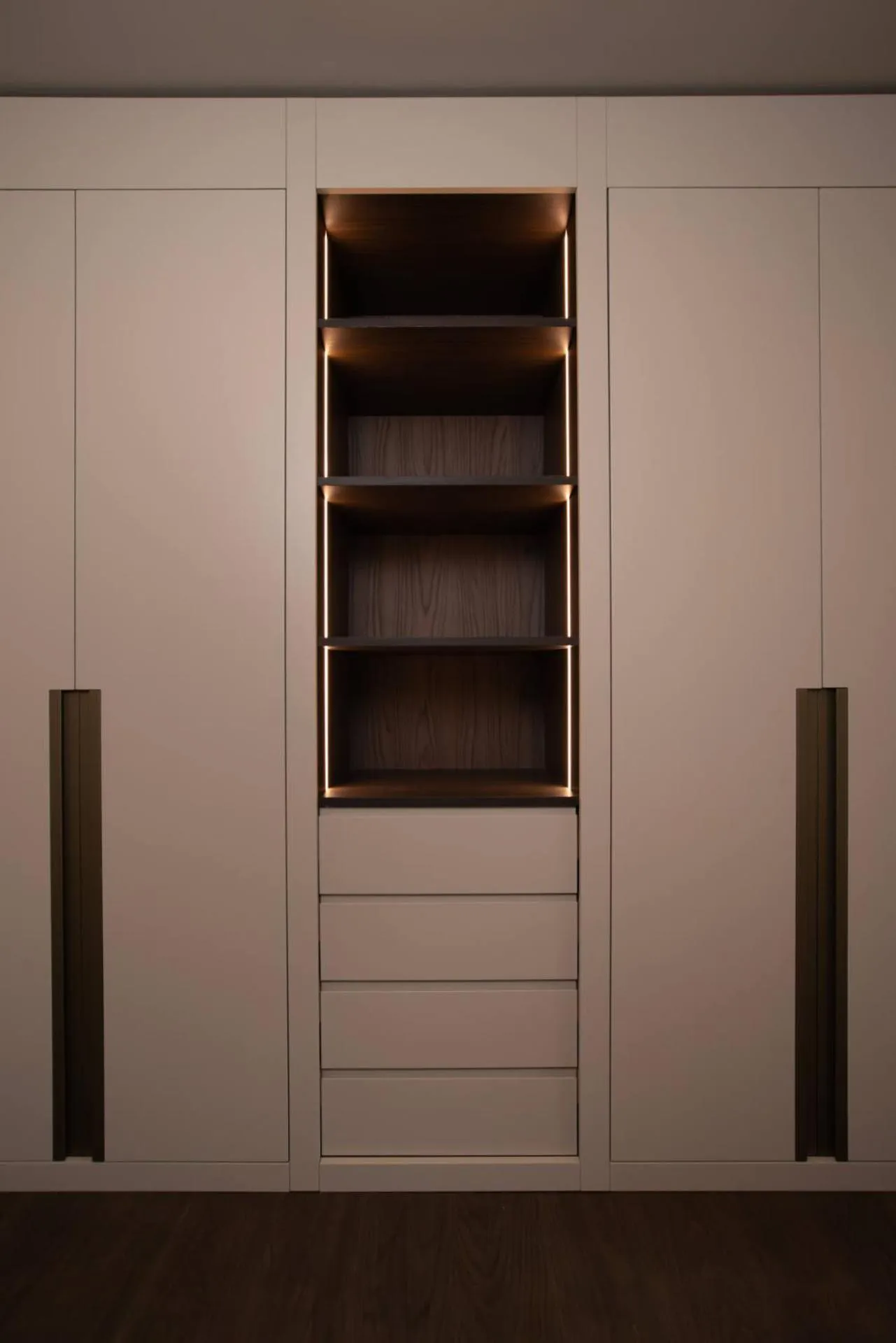 wardrobe in Le Cattedrali Relais by Laqua Collection