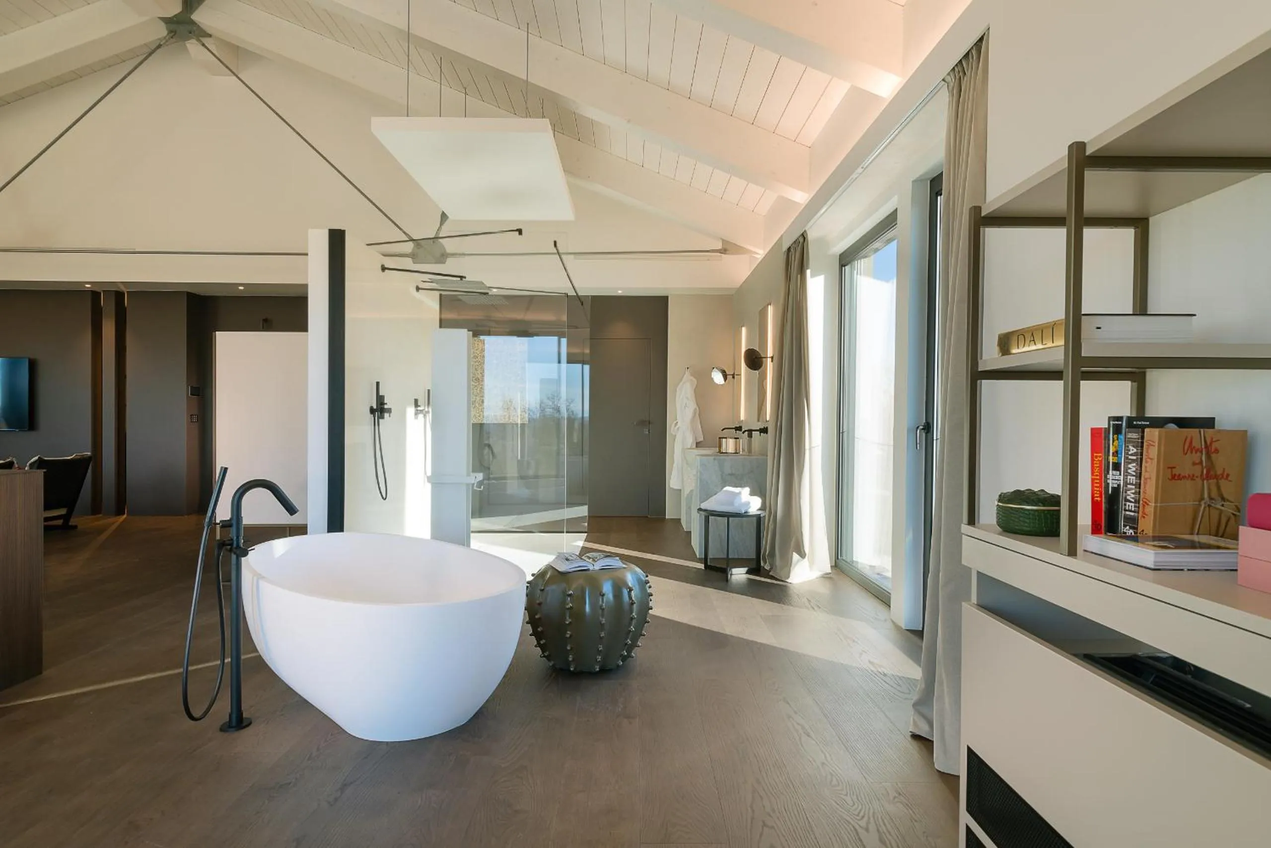 Bath in Le Cattedrali Relais by Laqua Collection