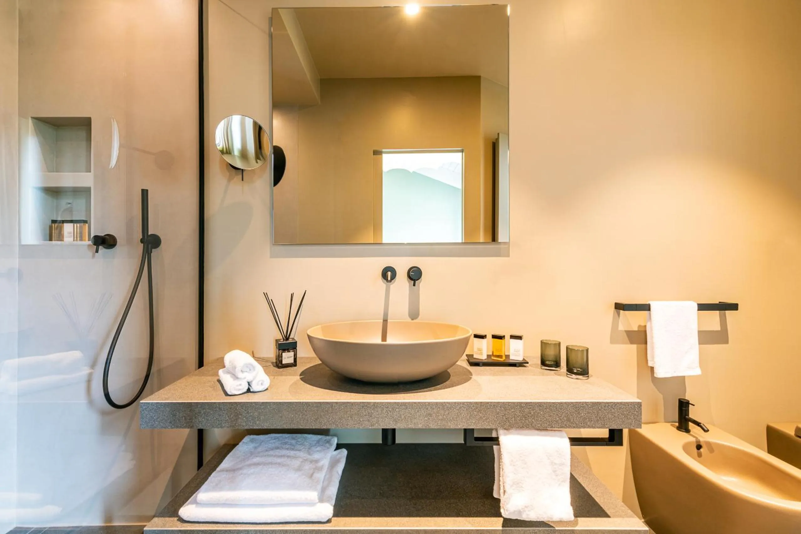 Bathroom in Le Cattedrali Relais by Laqua Collection