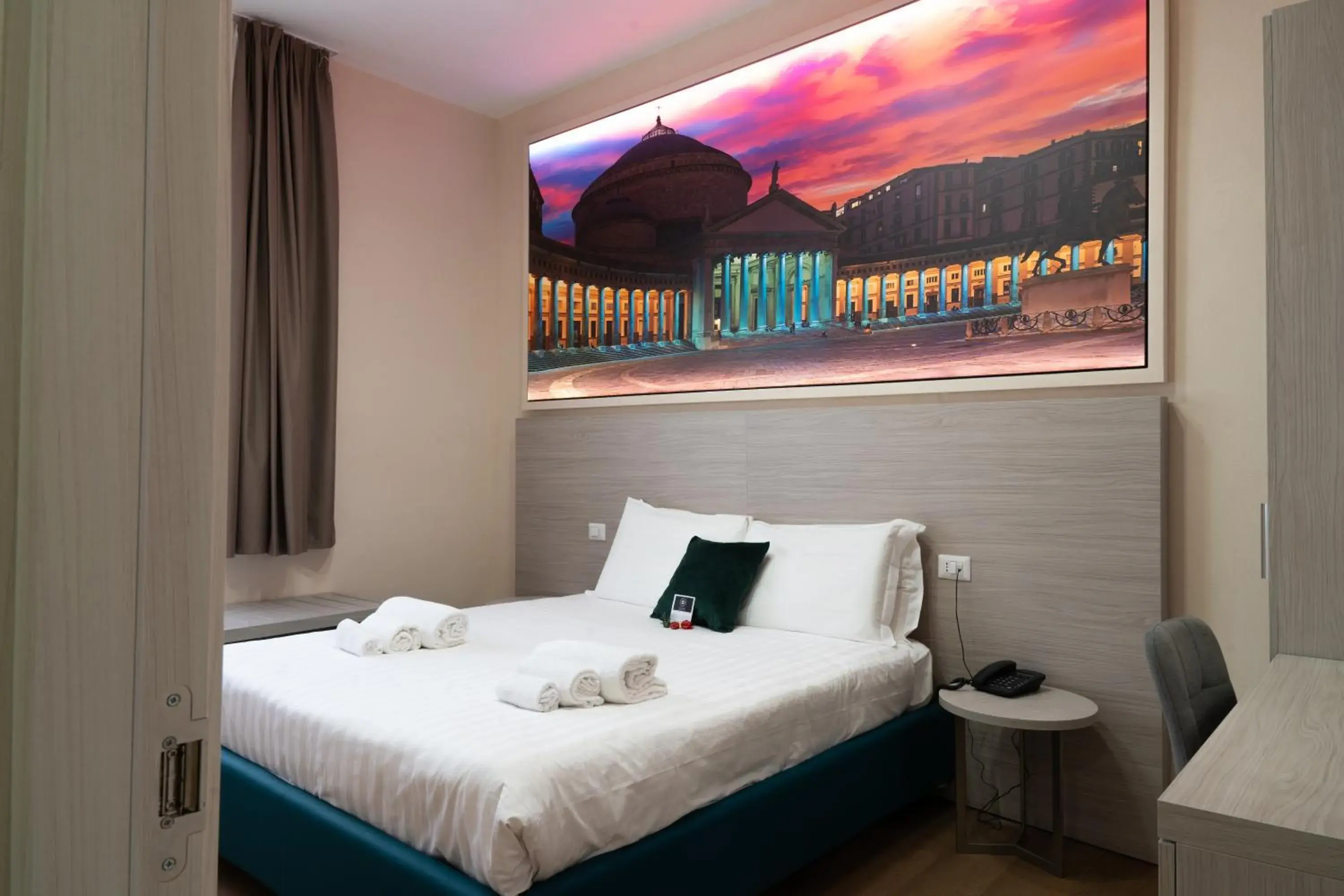 Bed in THE SUN HOTEL BOUTIQUE NAPOLI Bed in THE SUN HOTEL BOUTIQUE NAPOLI