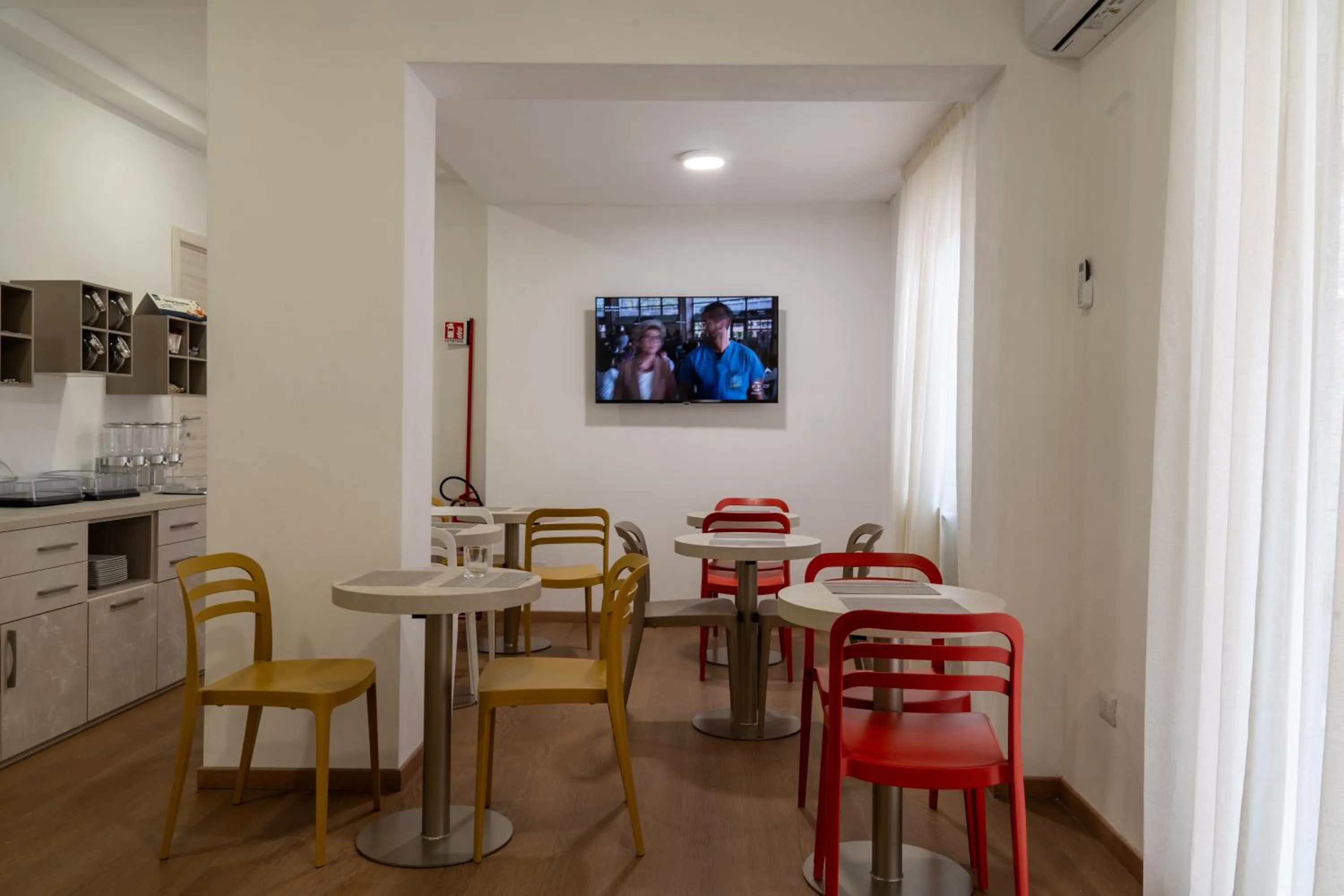 Breakfast in THE SUN HOTEL BOUTIQUE NAPOLI