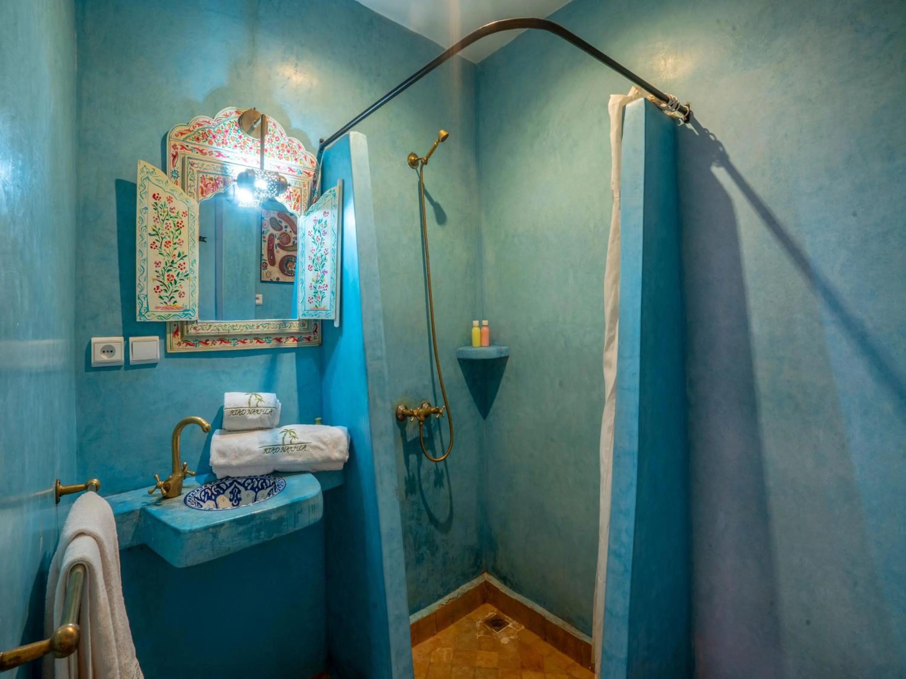 Shower in Riad Dar Nakhla