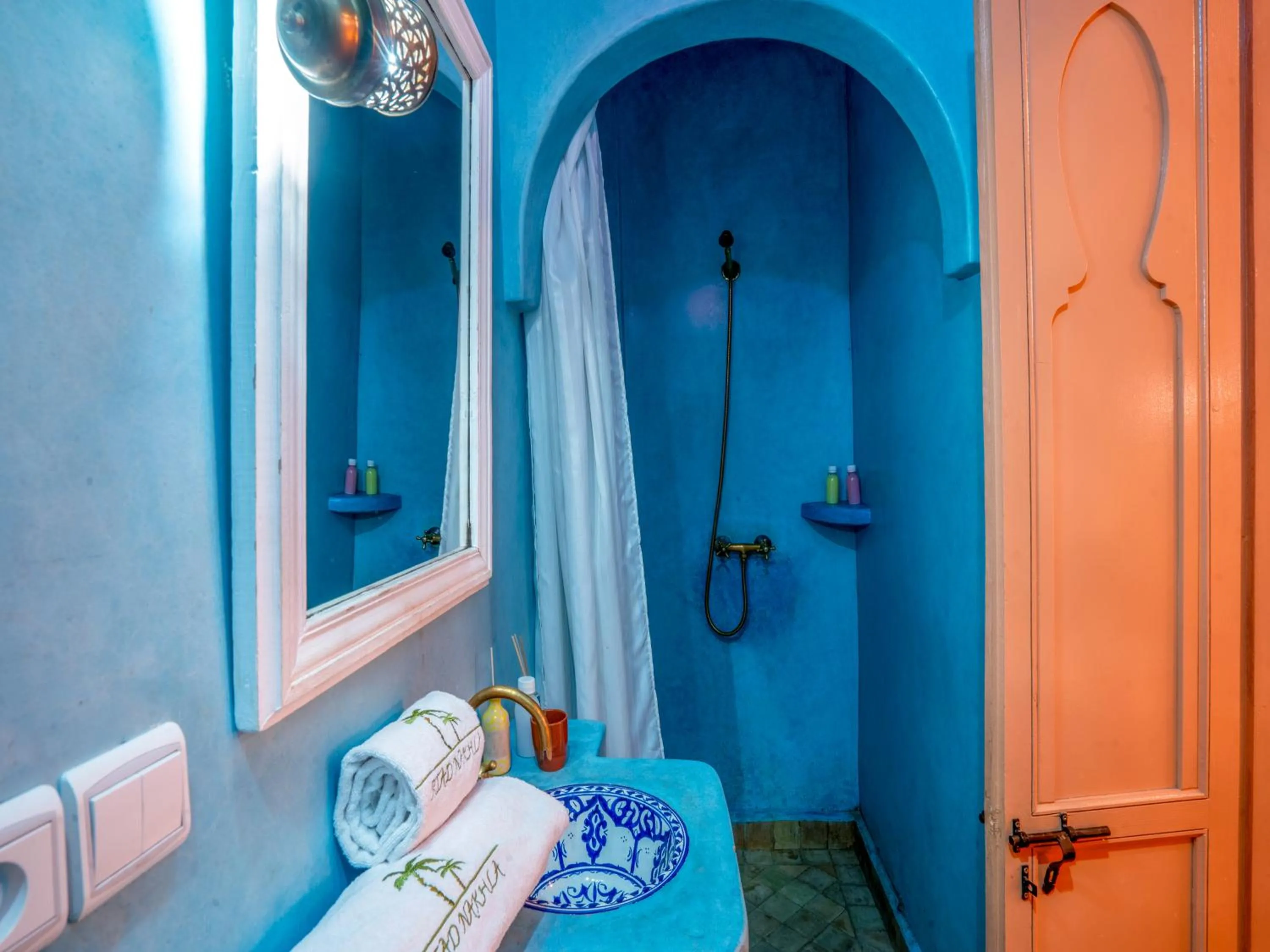 Shower, Bed in Riad Dar Nakhla