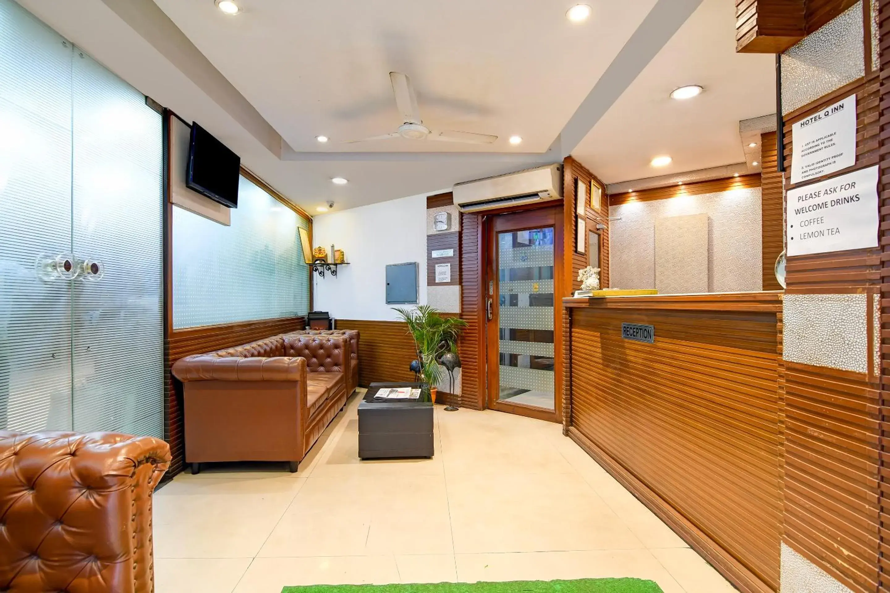 Seating area in Hotel Q Inn Seating area in Hotel Q Inn