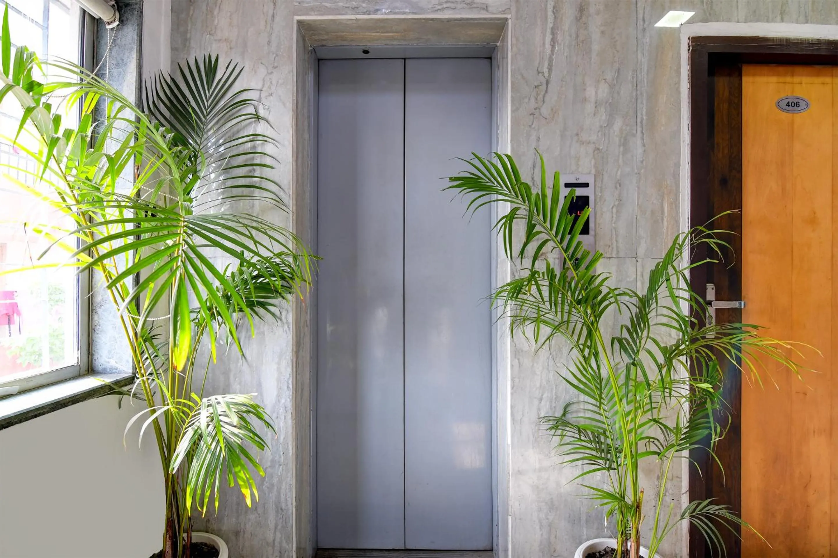 elevator in Hotel Q Inn