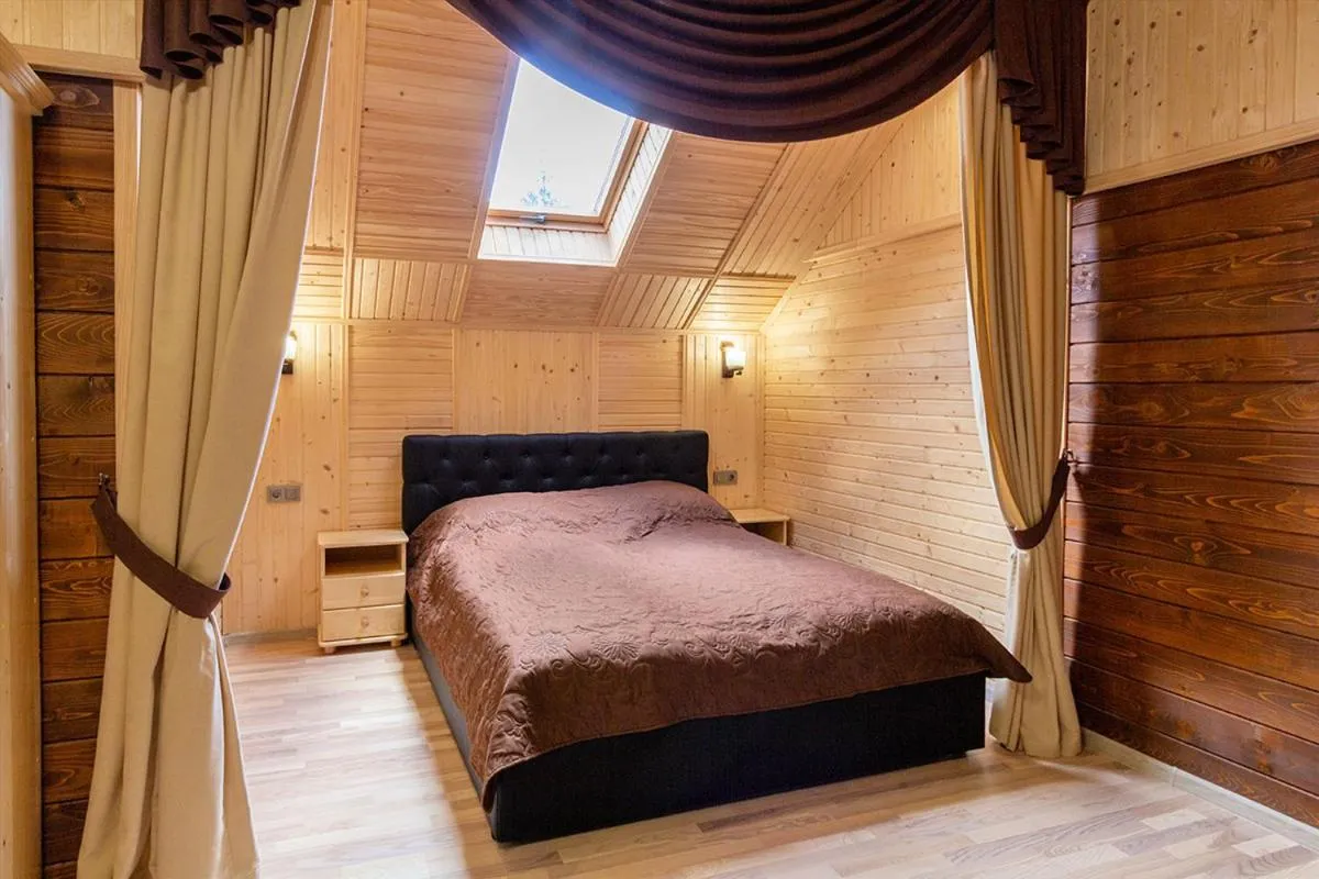 Bed in Karpatski Dzherela