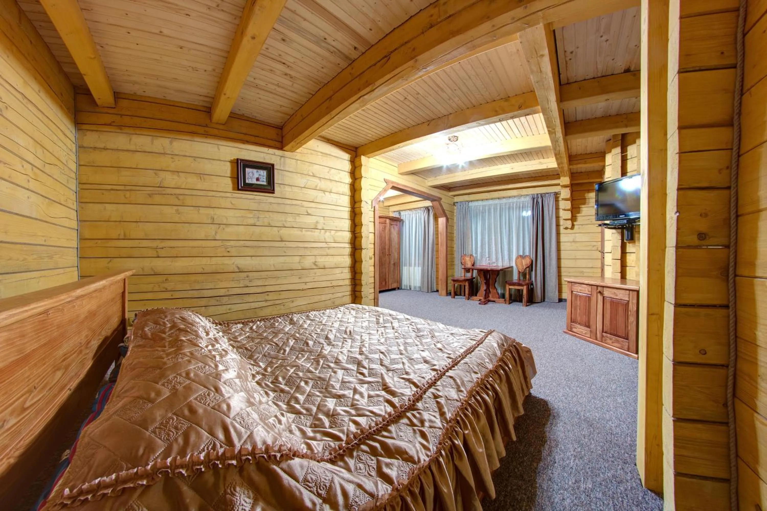 Photo of the whole room, Bed in Karpatski Dzherela