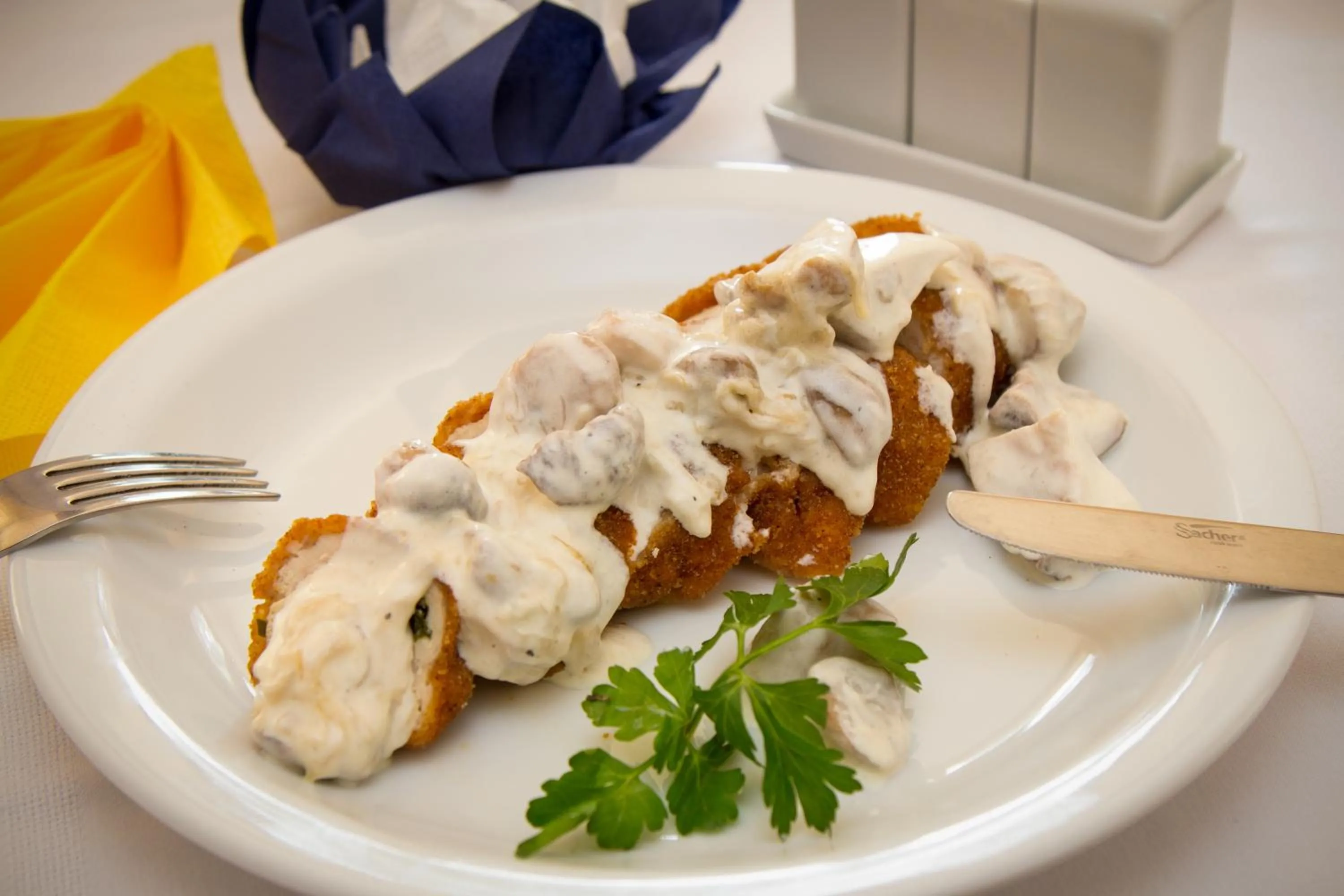 Restaurant/places to eat in Karpatski Dzherela