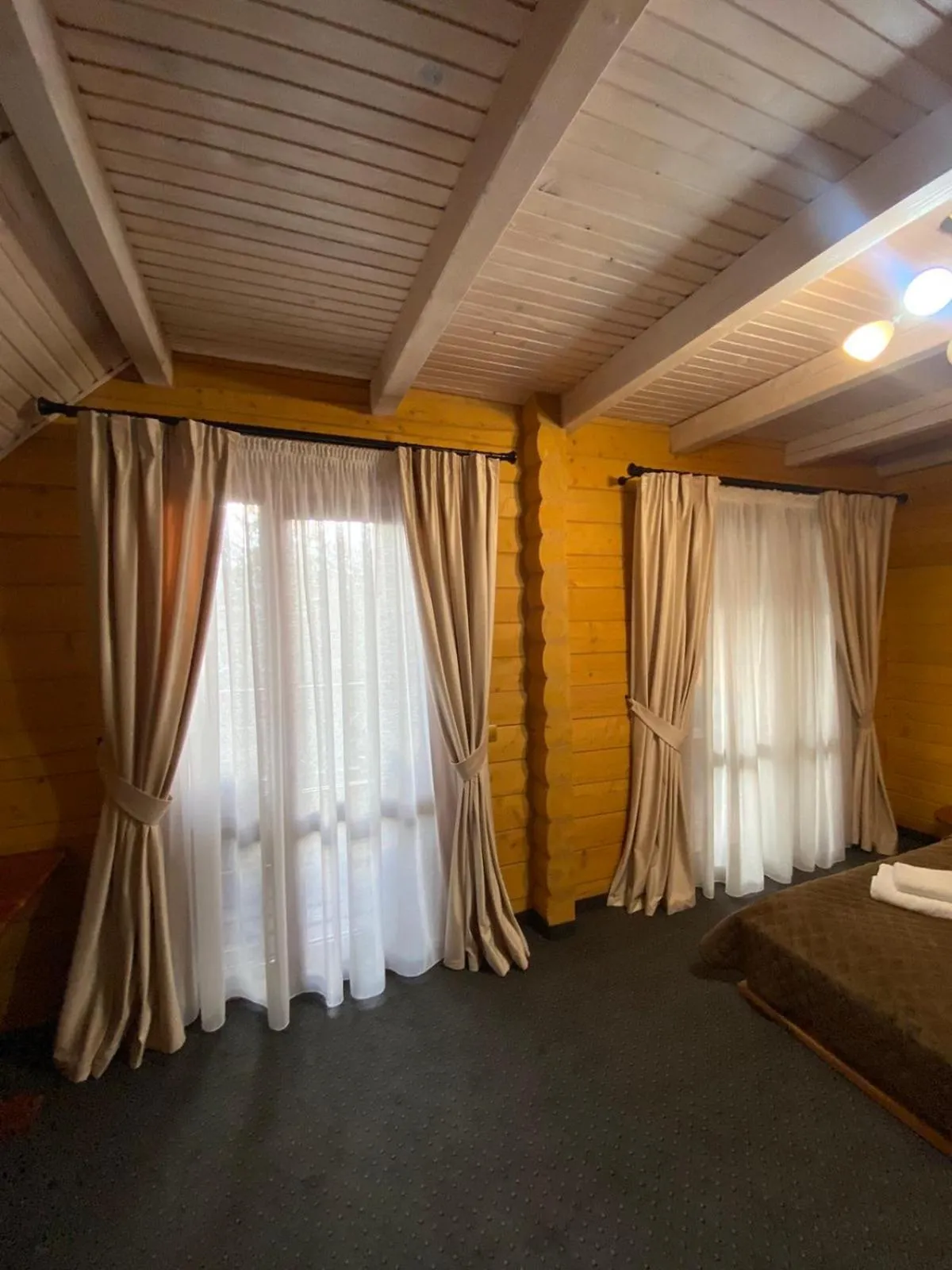 Bed in Karpatski Dzherela