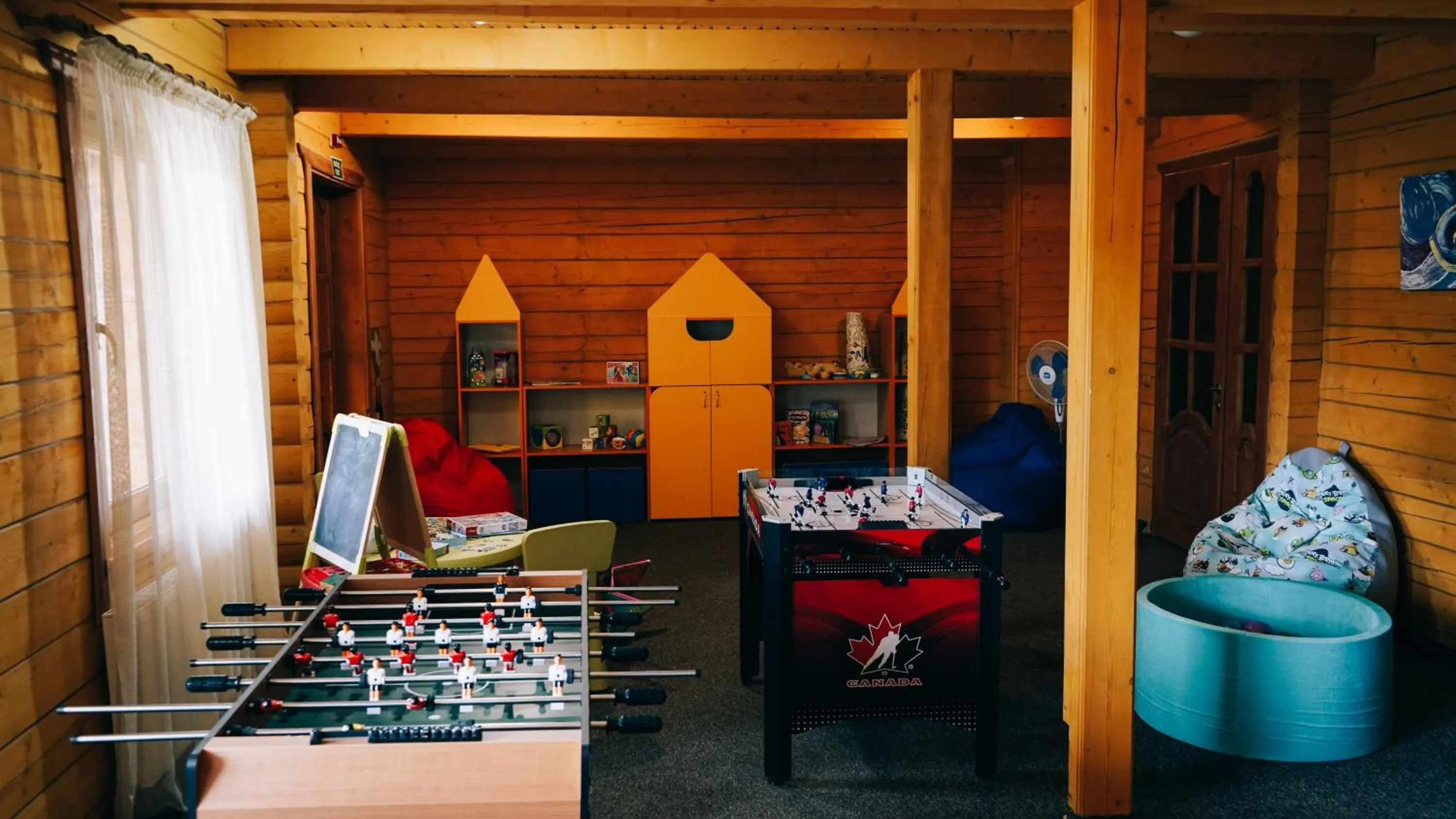Kids's club in Karpatski Dzherela