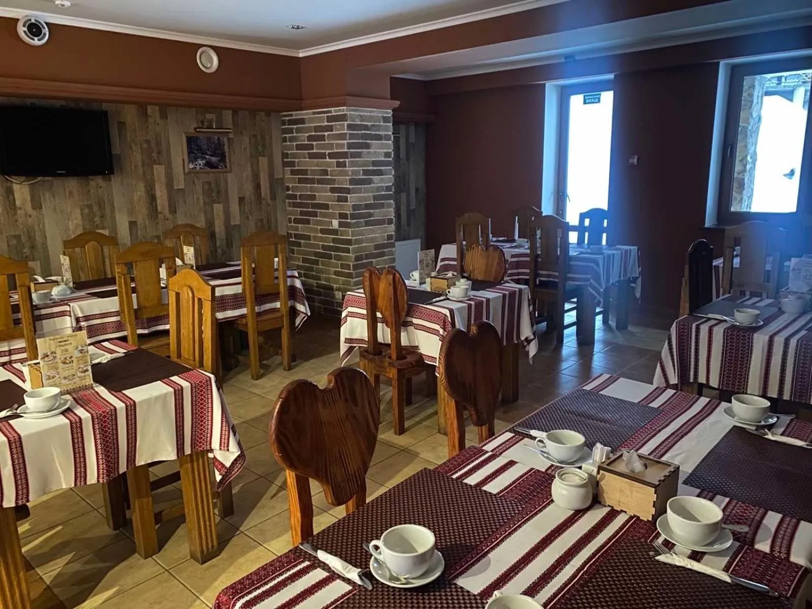 Restaurant/places to eat in Karpatski Dzherela