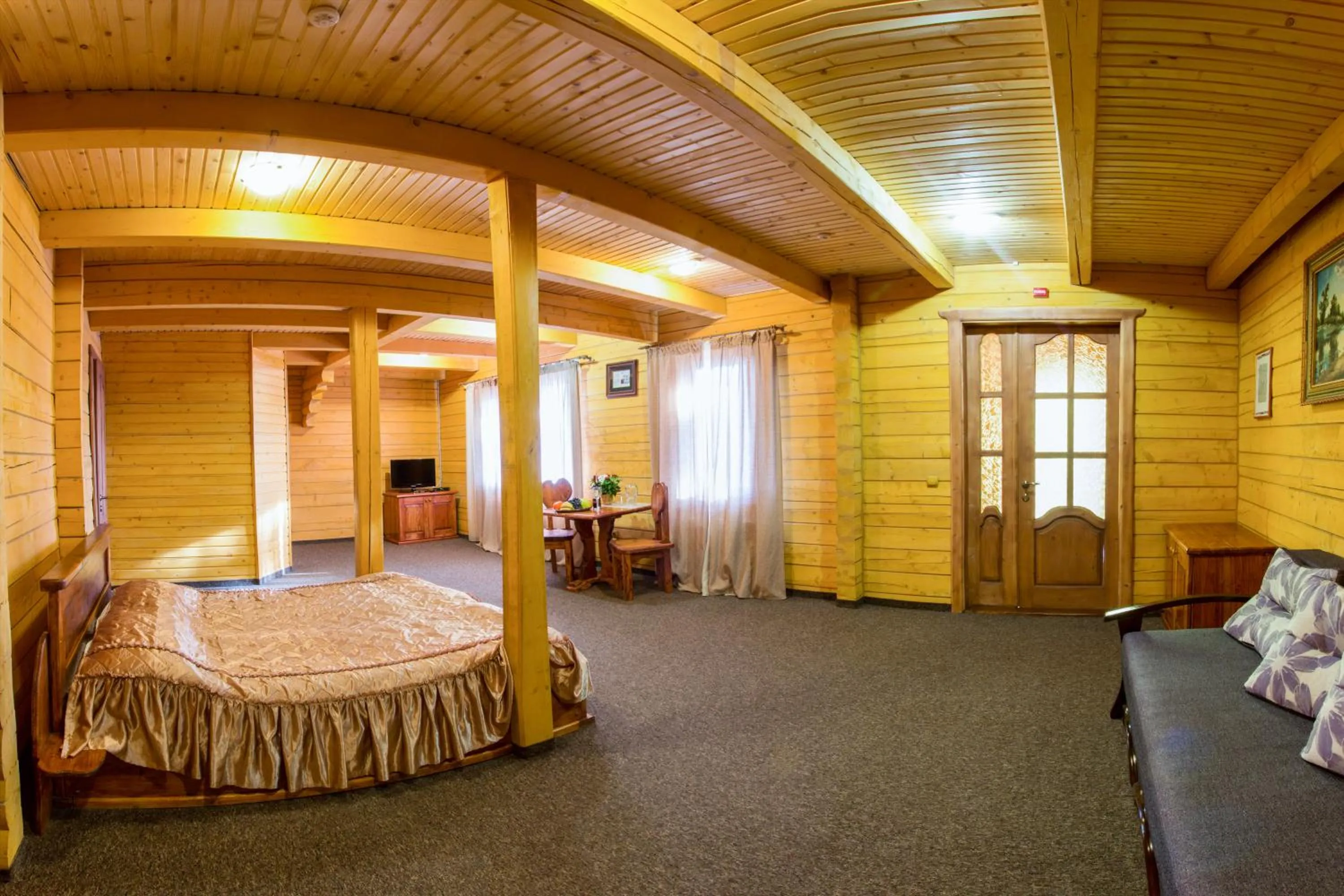 Photo of the whole room, Bed in Karpatski Dzherela