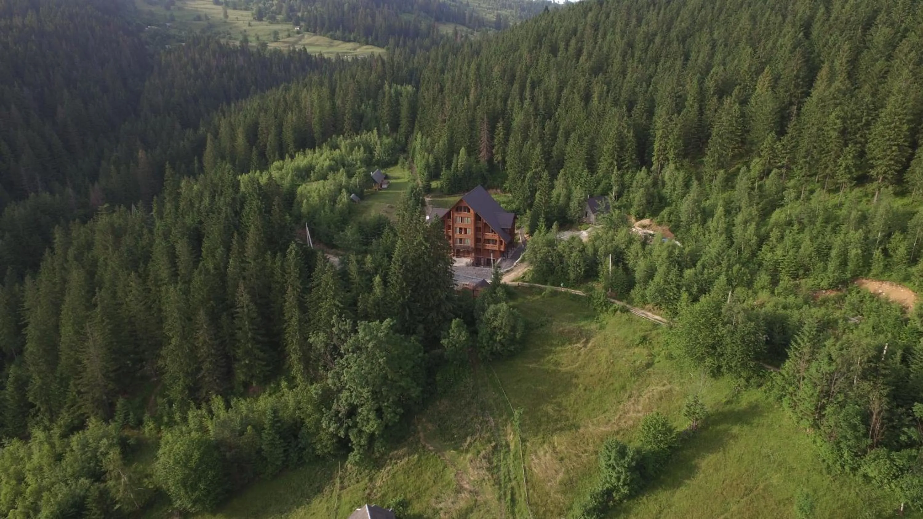 Bird's eye view in Karpatski Dzherela