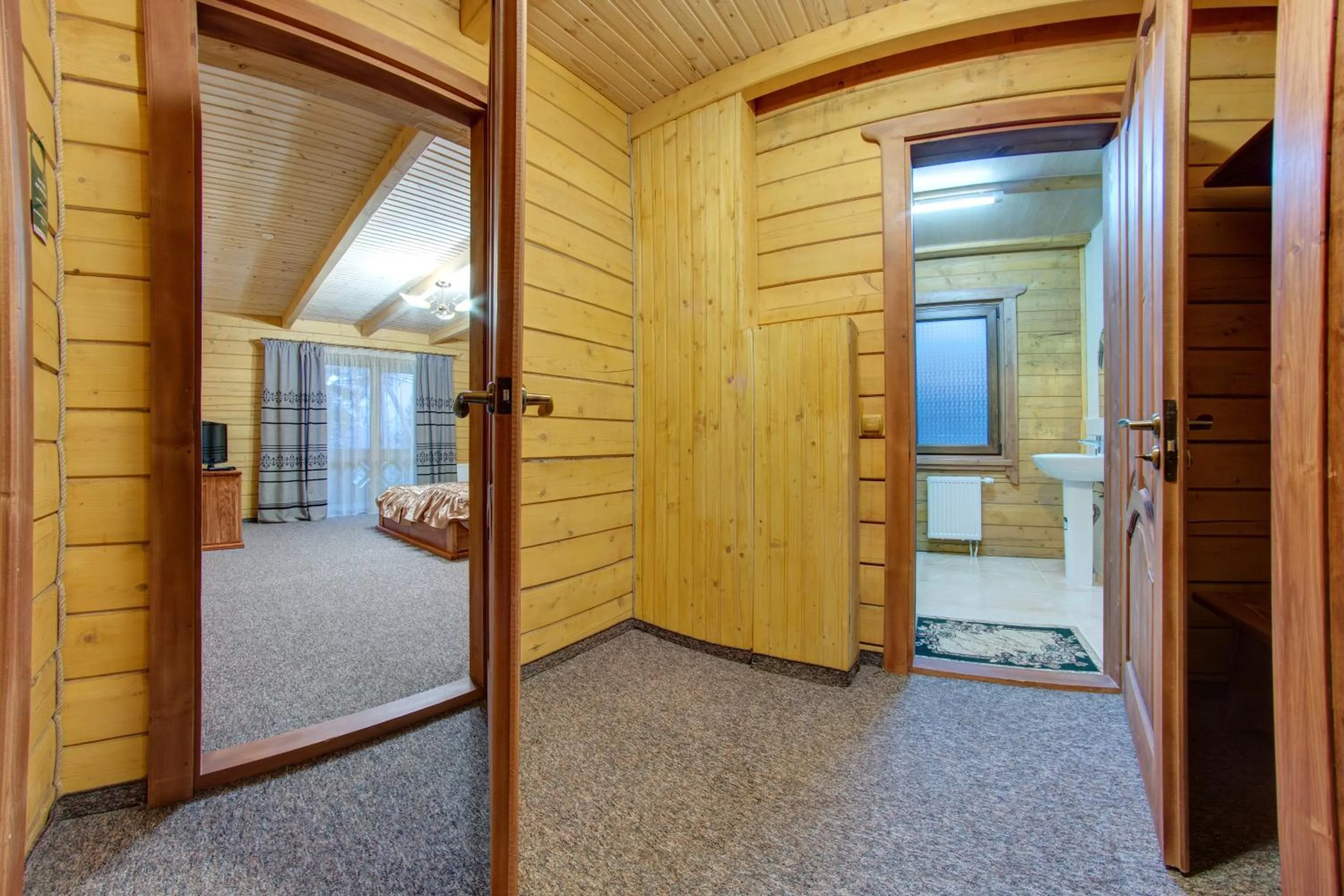 Photo of the whole room in Karpatski Dzherela