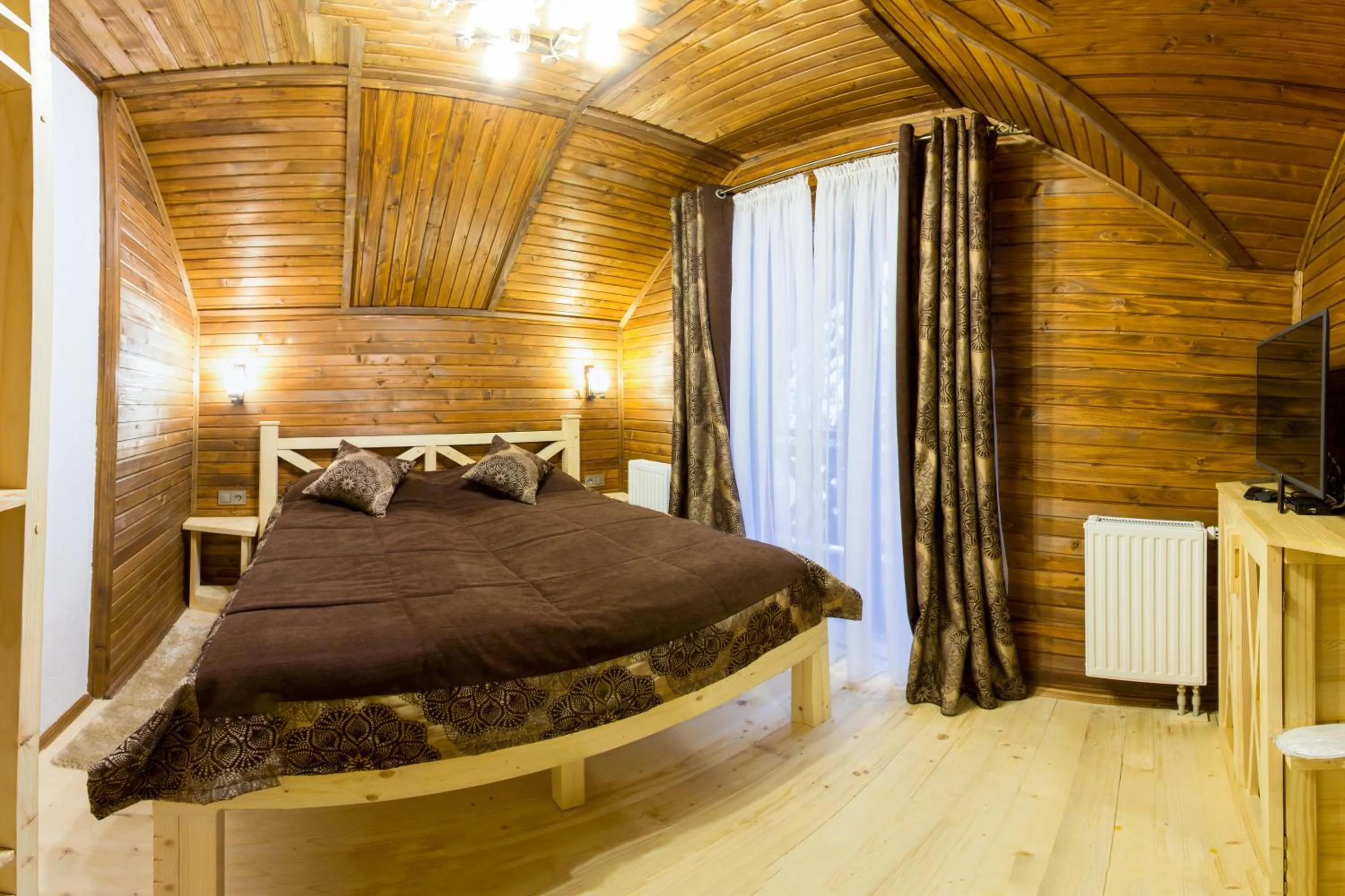 Photo of the whole room, Bed in Karpatski Dzherela