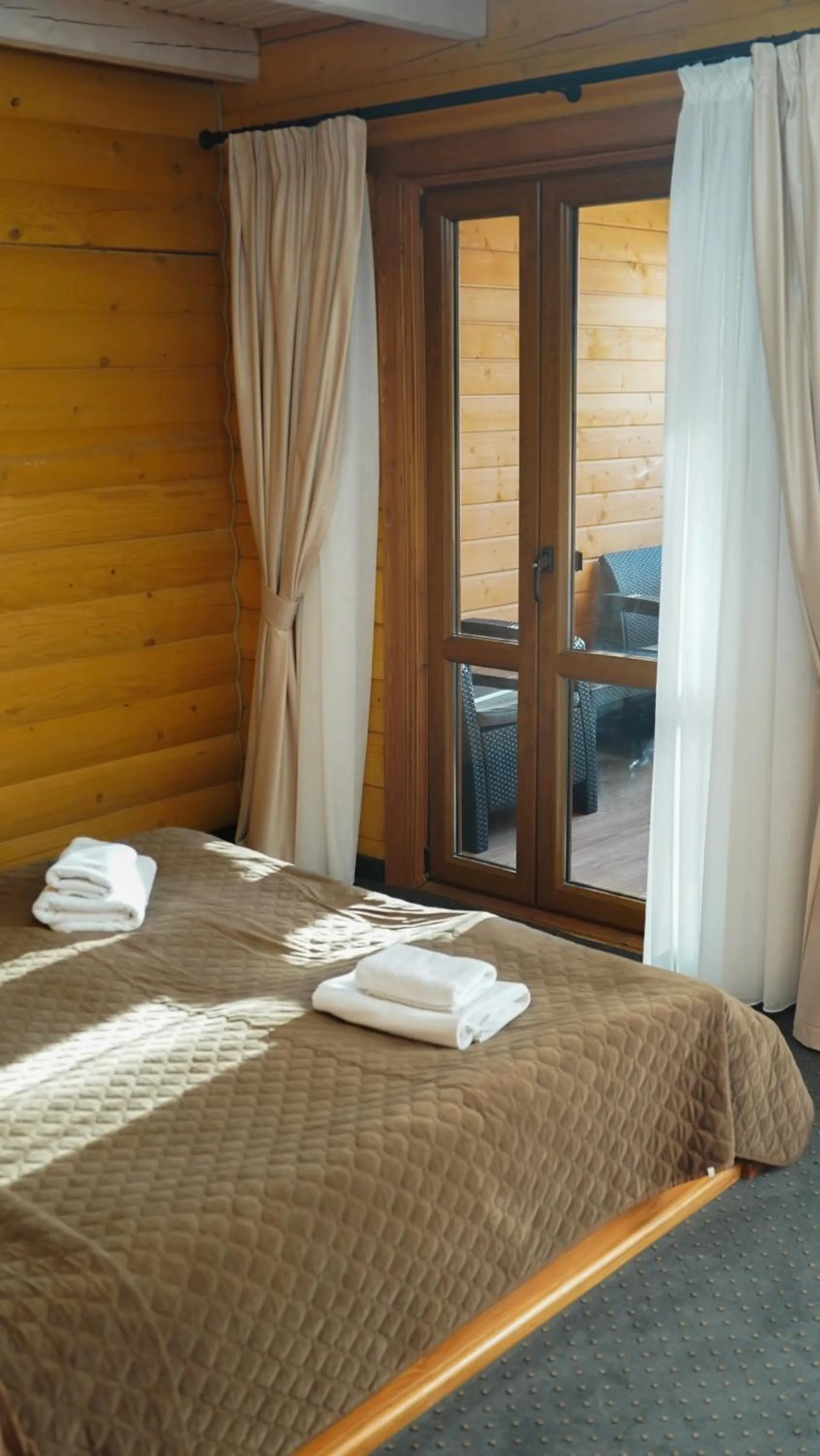 Bed in Karpatski Dzherela