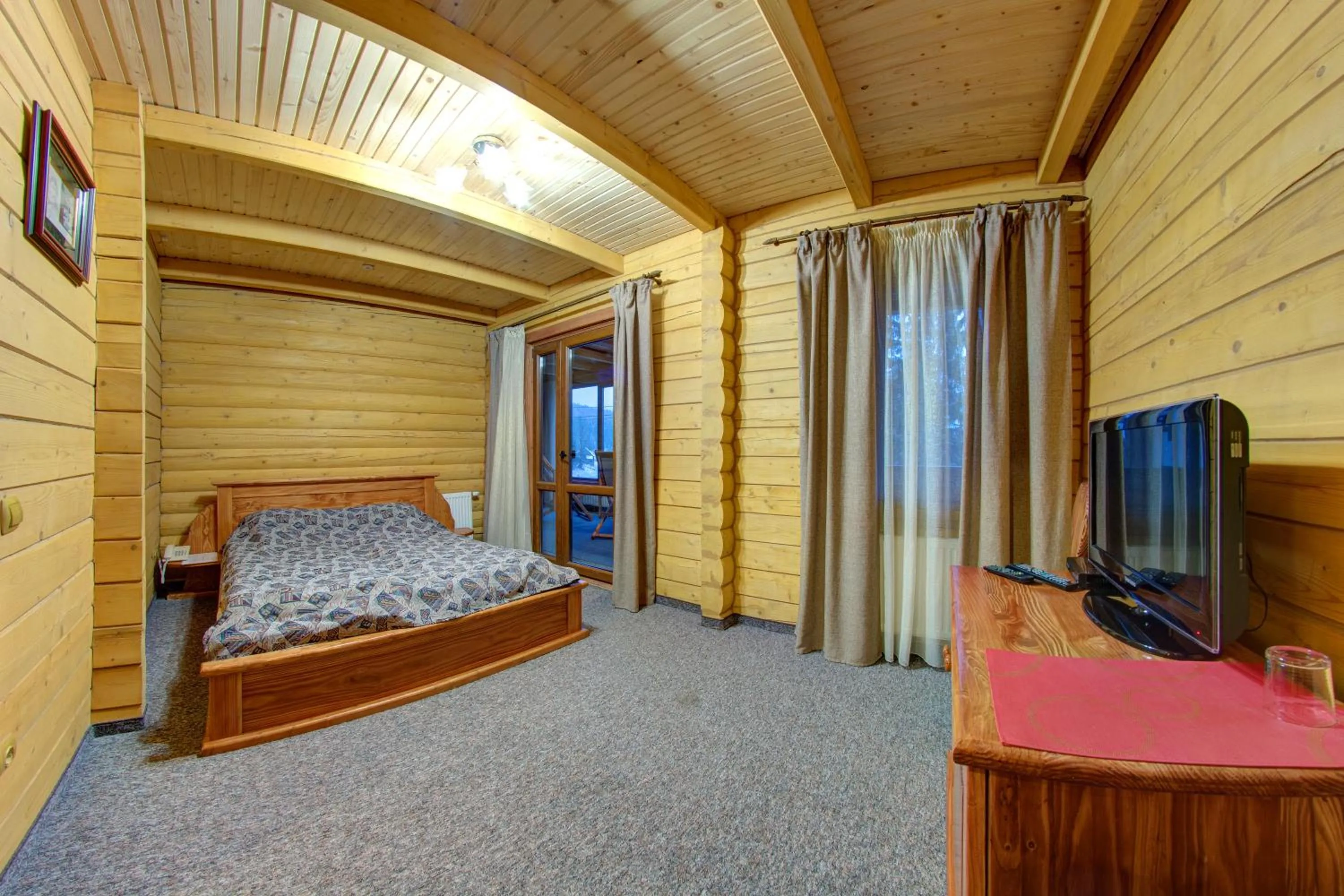 Bed in Karpatski Dzherela