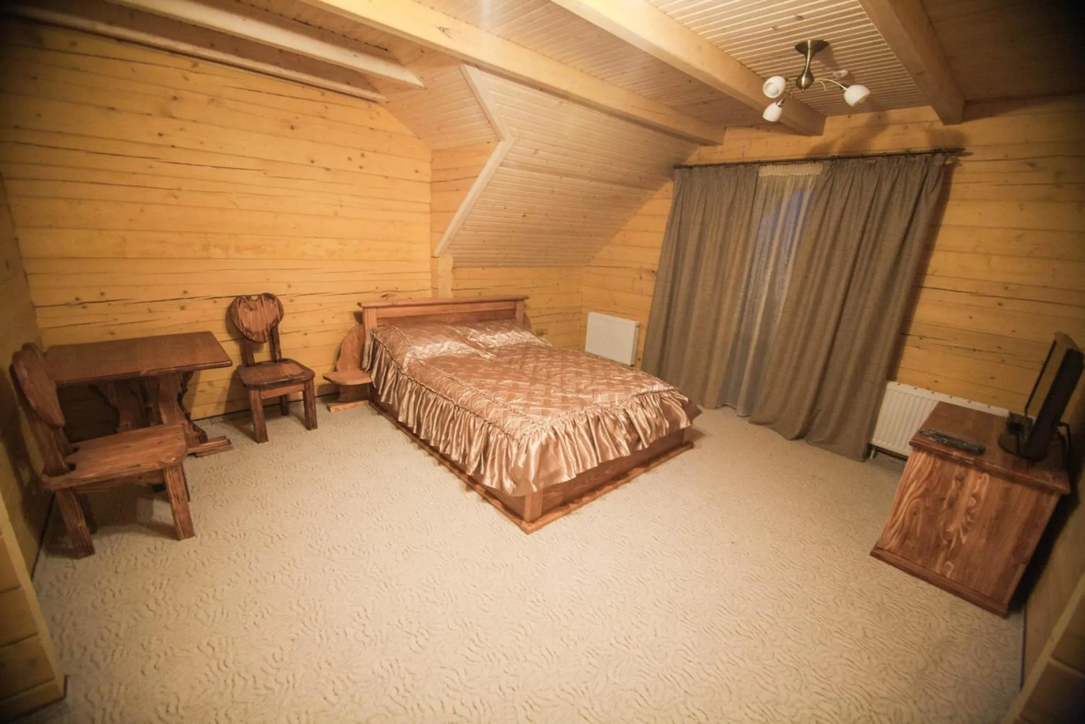 Photo of the whole room, Bed in Karpatski Dzherela