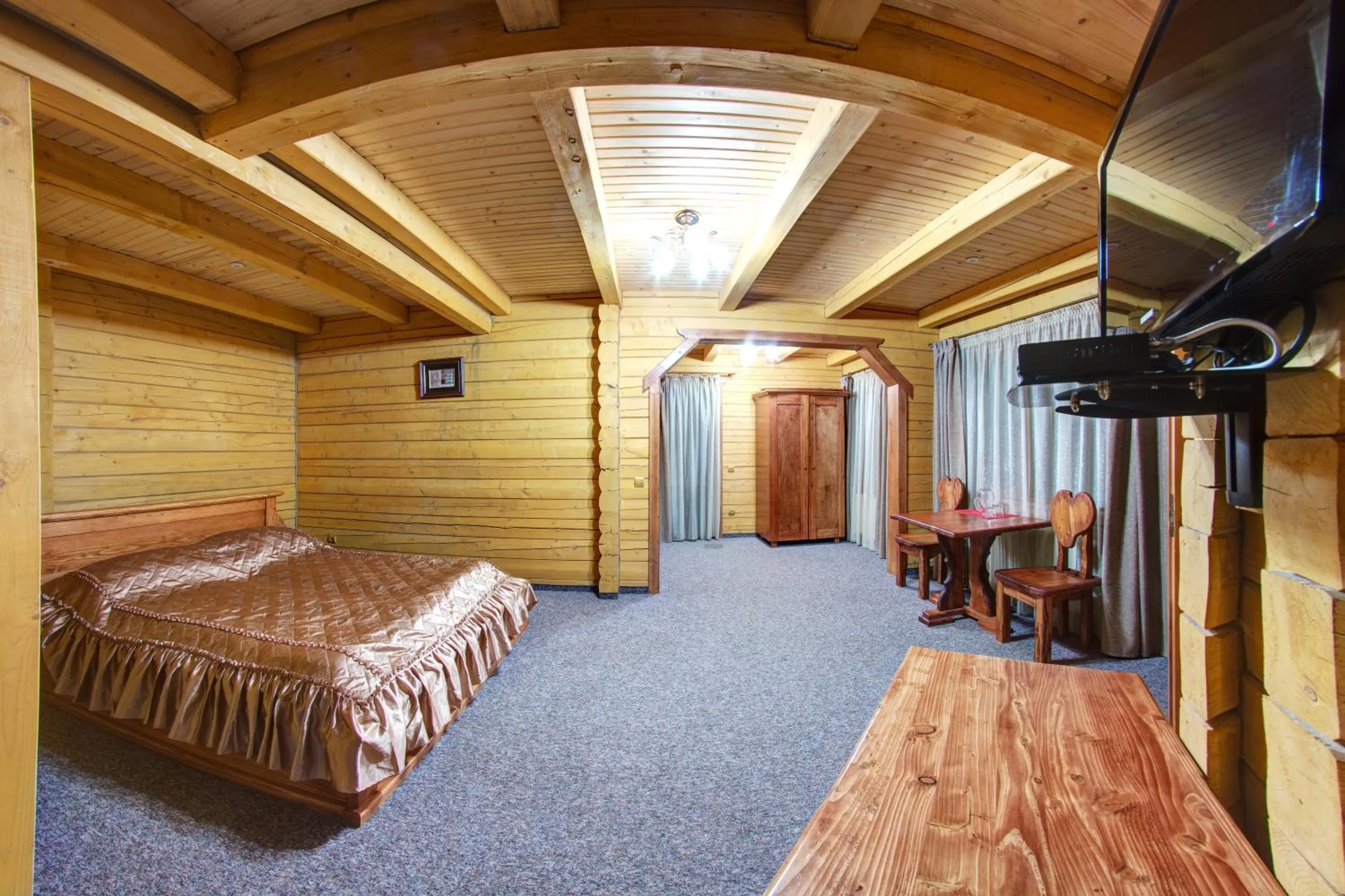 Photo of the whole room, Bed in Karpatski Dzherela