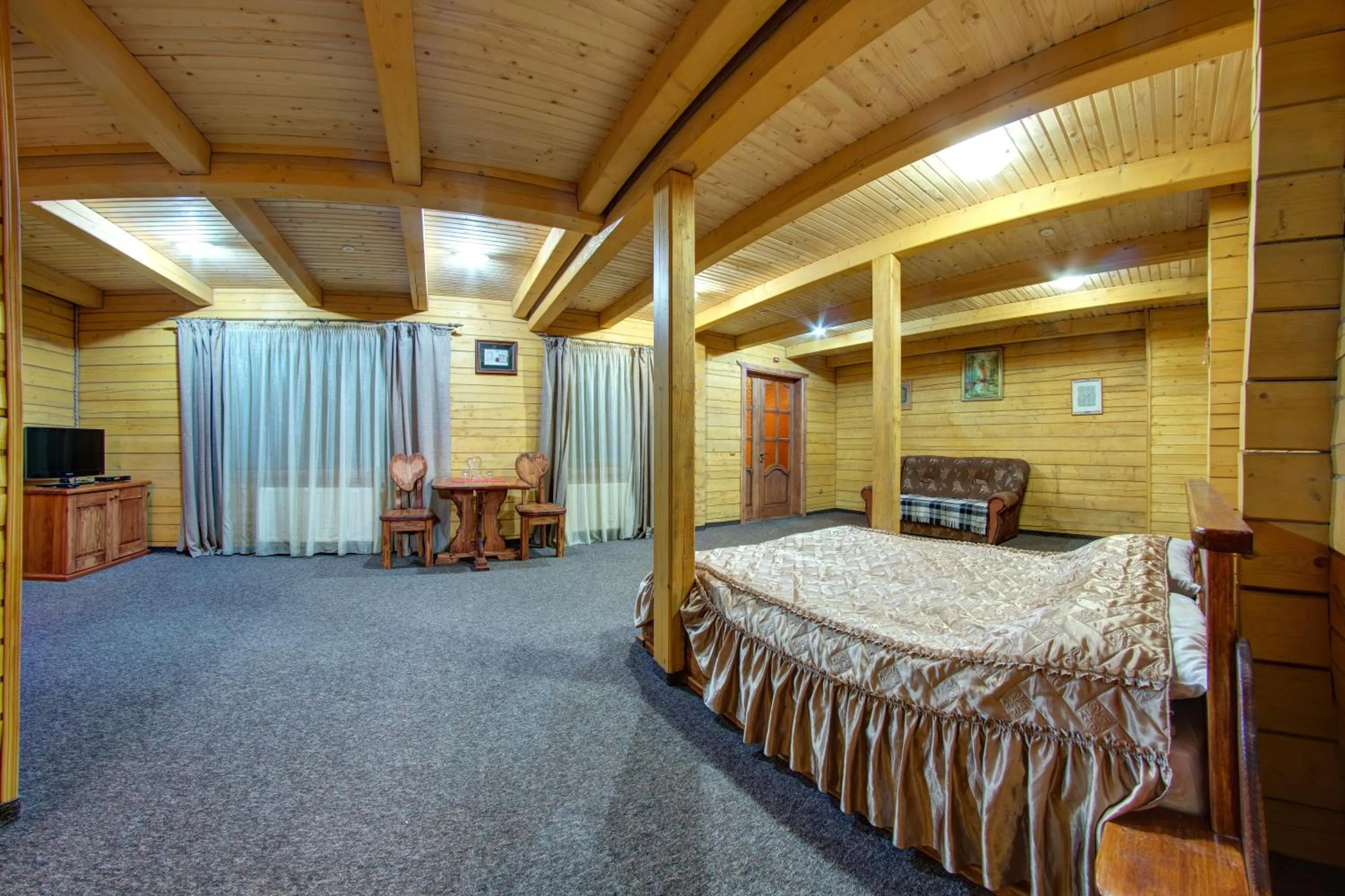 Photo of the whole room in Karpatski Dzherela