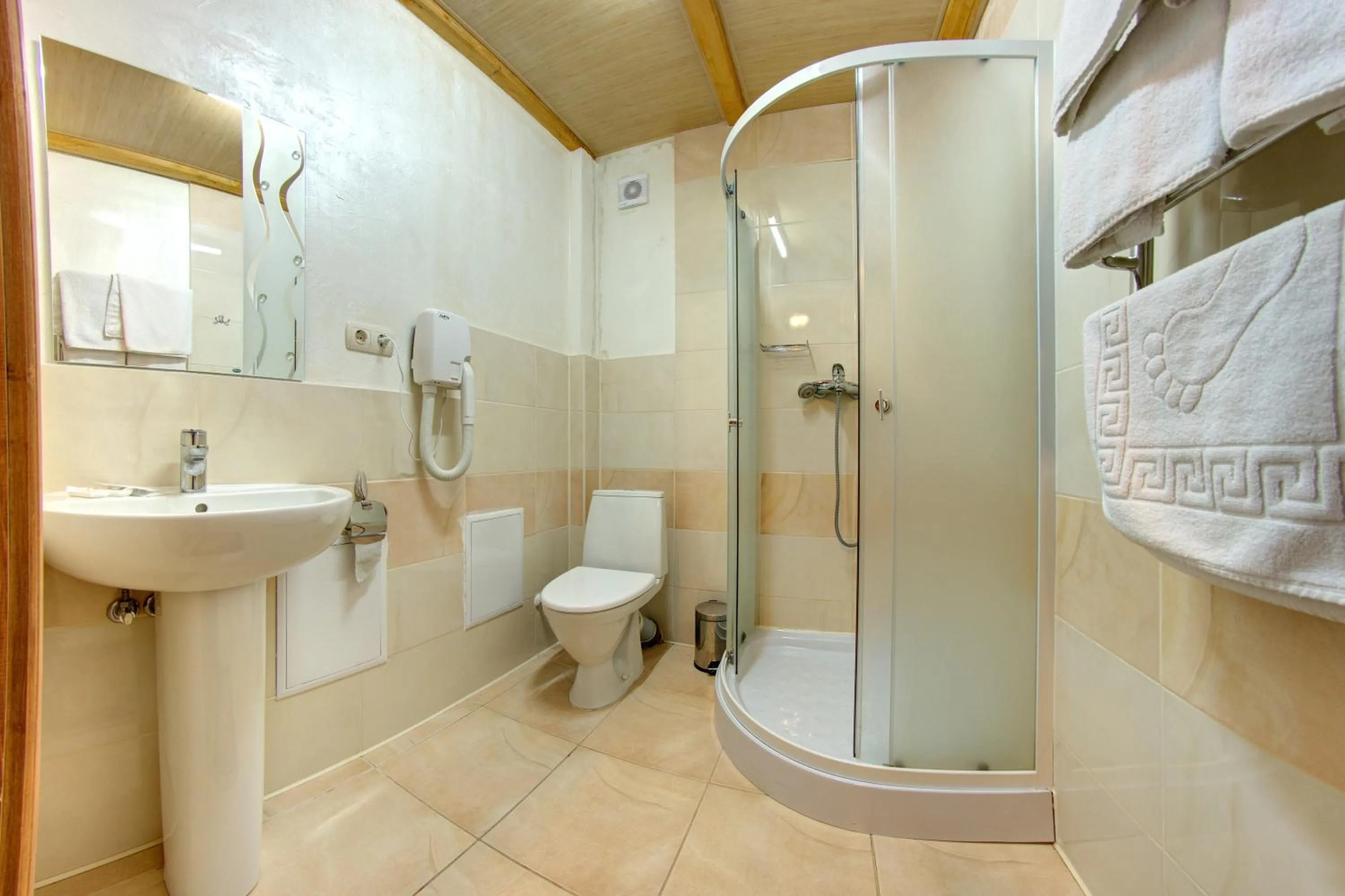 Shower in Karpatski Dzherela