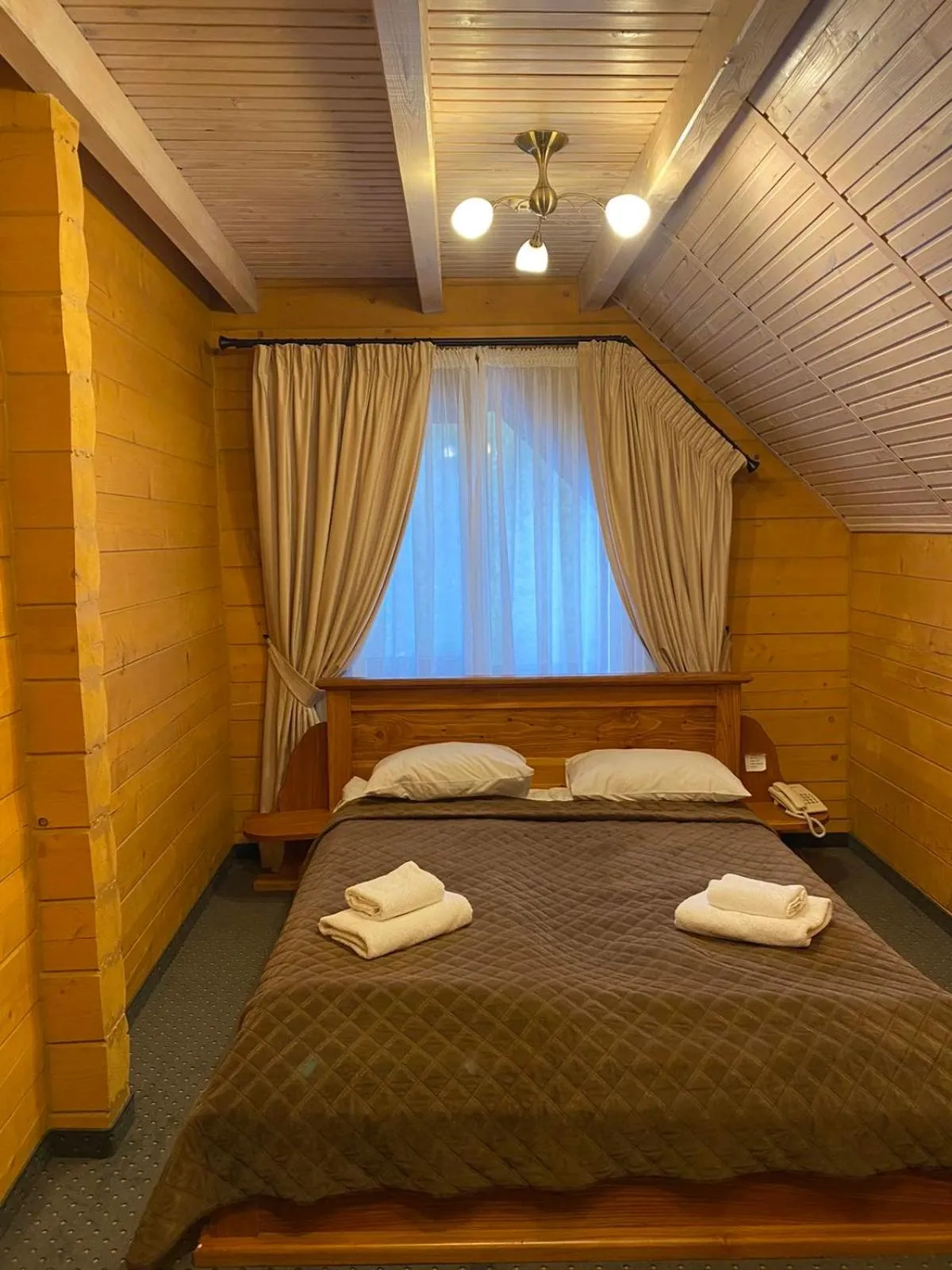 Bed in Karpatski Dzherela