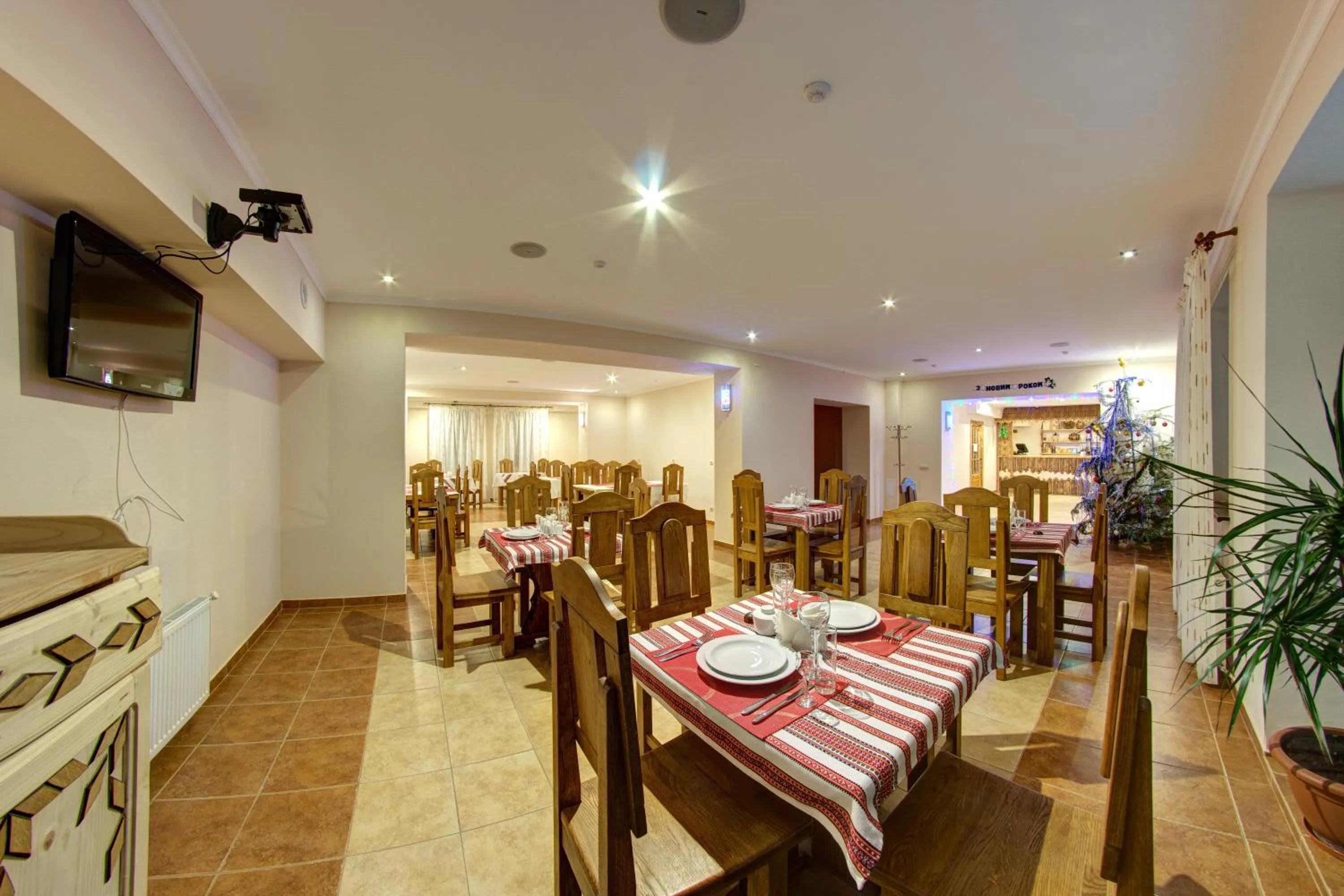 Restaurant/places to eat in Karpatski Dzherela