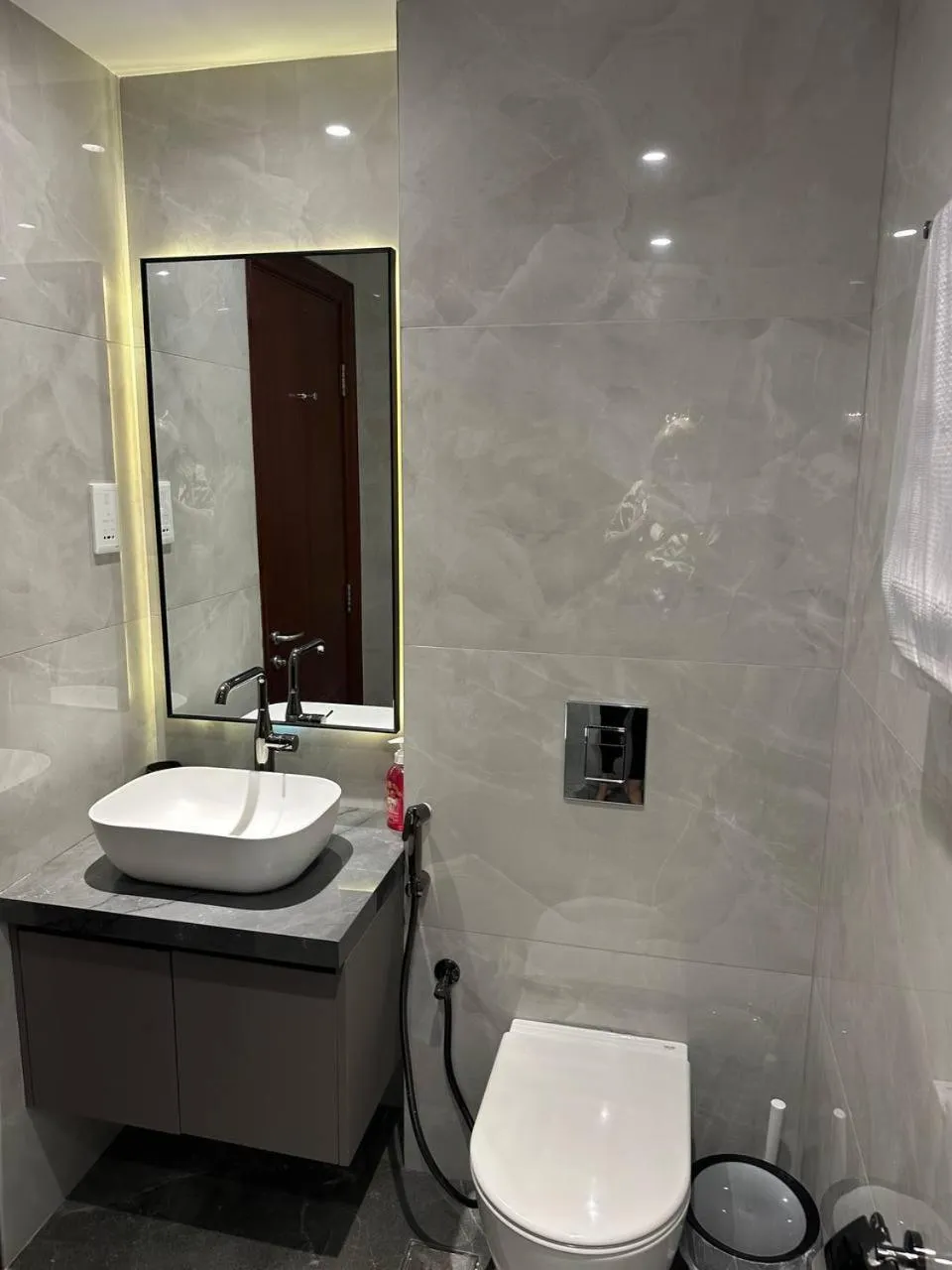 Shower in Al Mesk Tower - Dubai Marina by Golden Casa