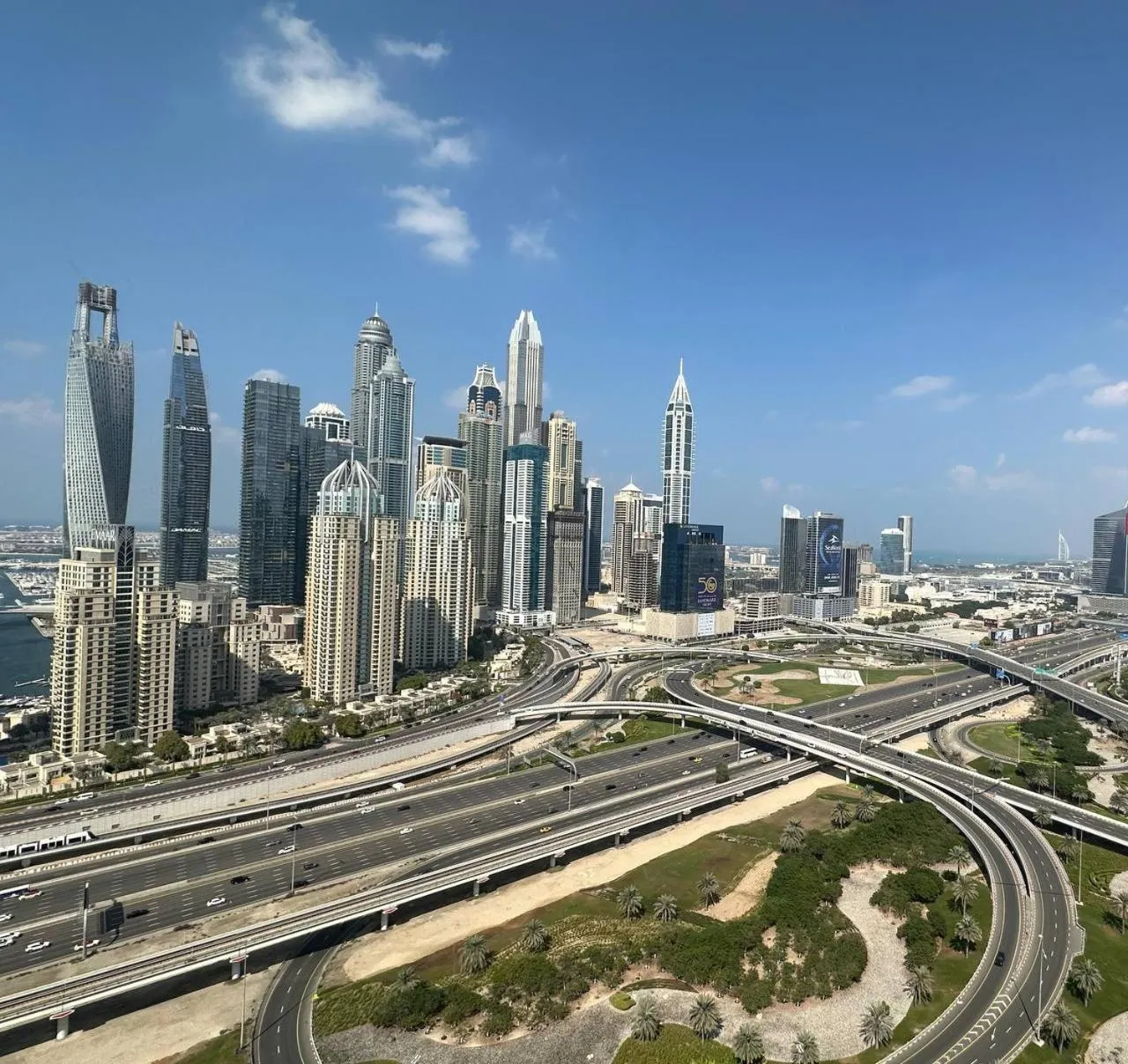 Day in Al Mesk Tower - Dubai Marina by Golden Casa