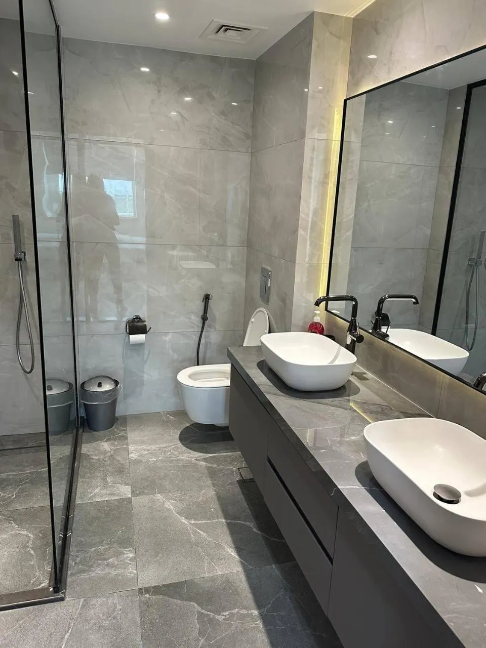 Shower in Al Mesk Tower - Dubai Marina by Golden Casa