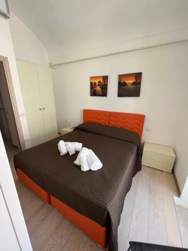 Plaza Rooms