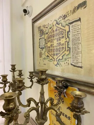 Plaza Rooms