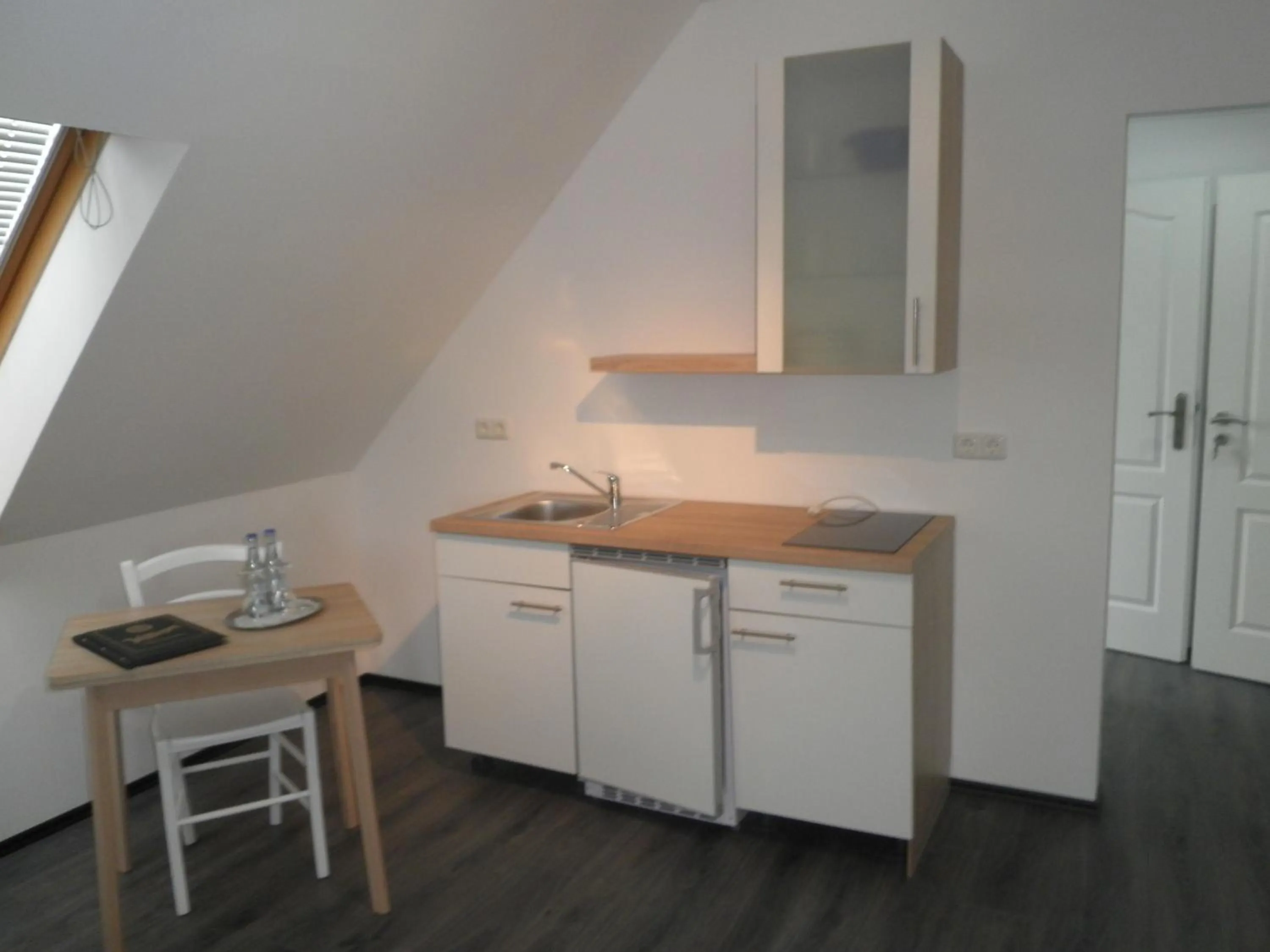 Kitchen or kitchenette in Bennetts Restaurant und Hotel