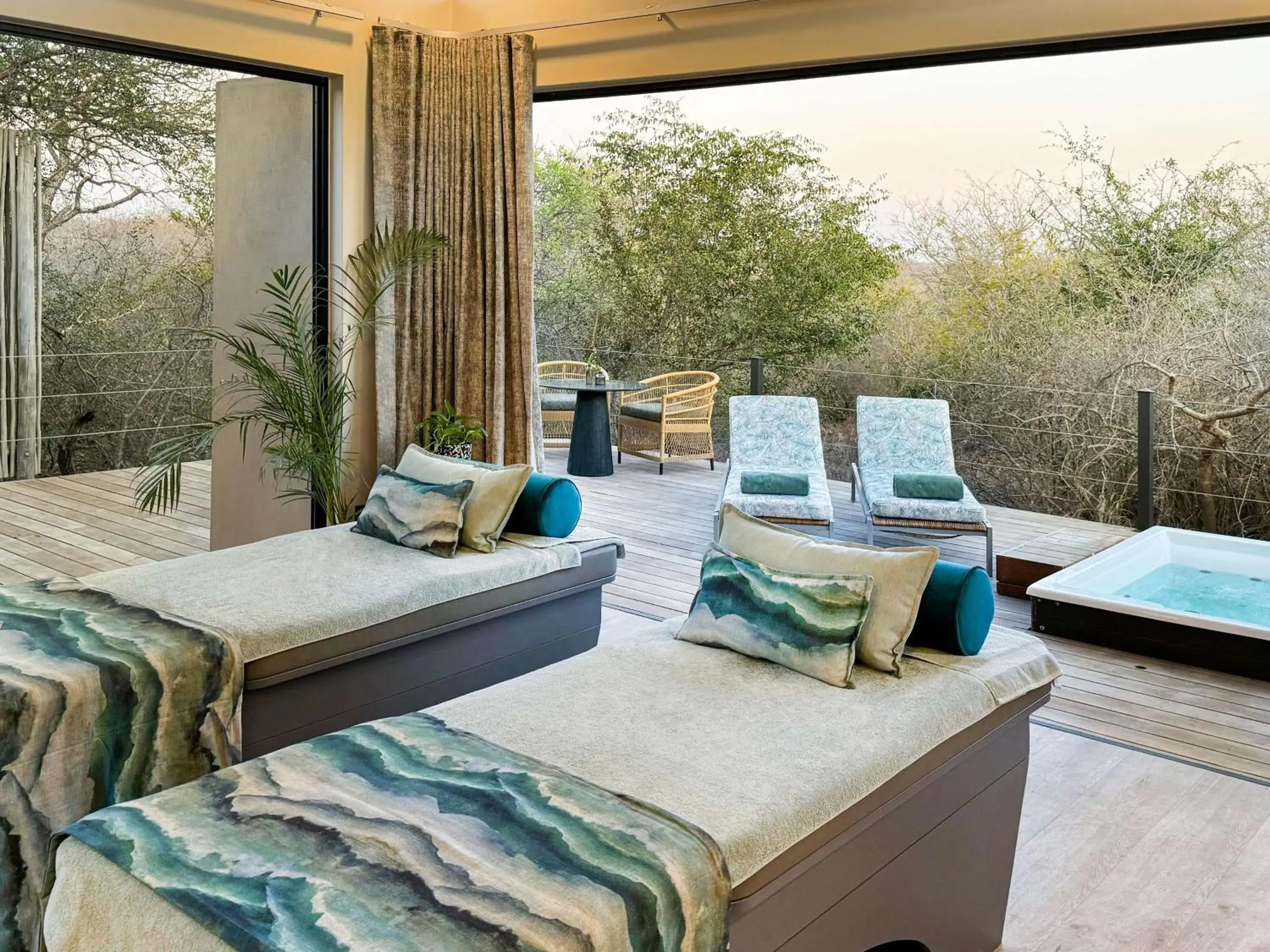 Spa and wellness centre/facilities, Bed in Radisson Safari Hotel Hoedspruit Spa and wellness centre/facilities, Bed in Radisson Safari Hotel Hoedspruit