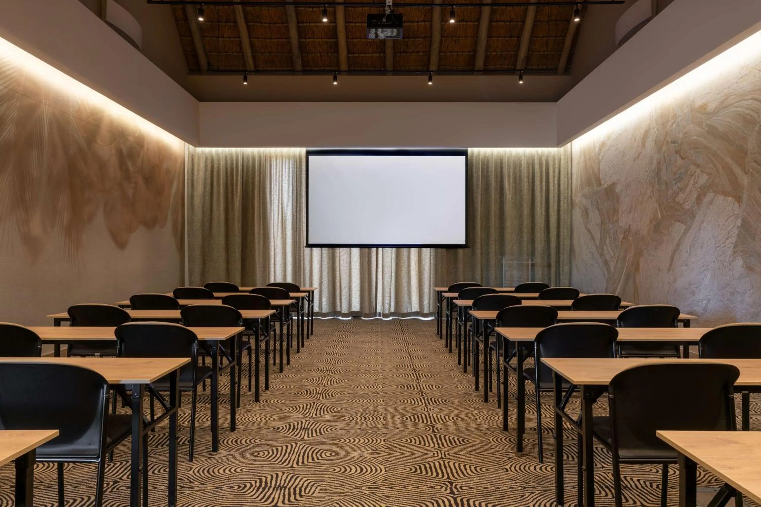 Meeting/conference room in Radisson Safari Hotel Hoedspruit