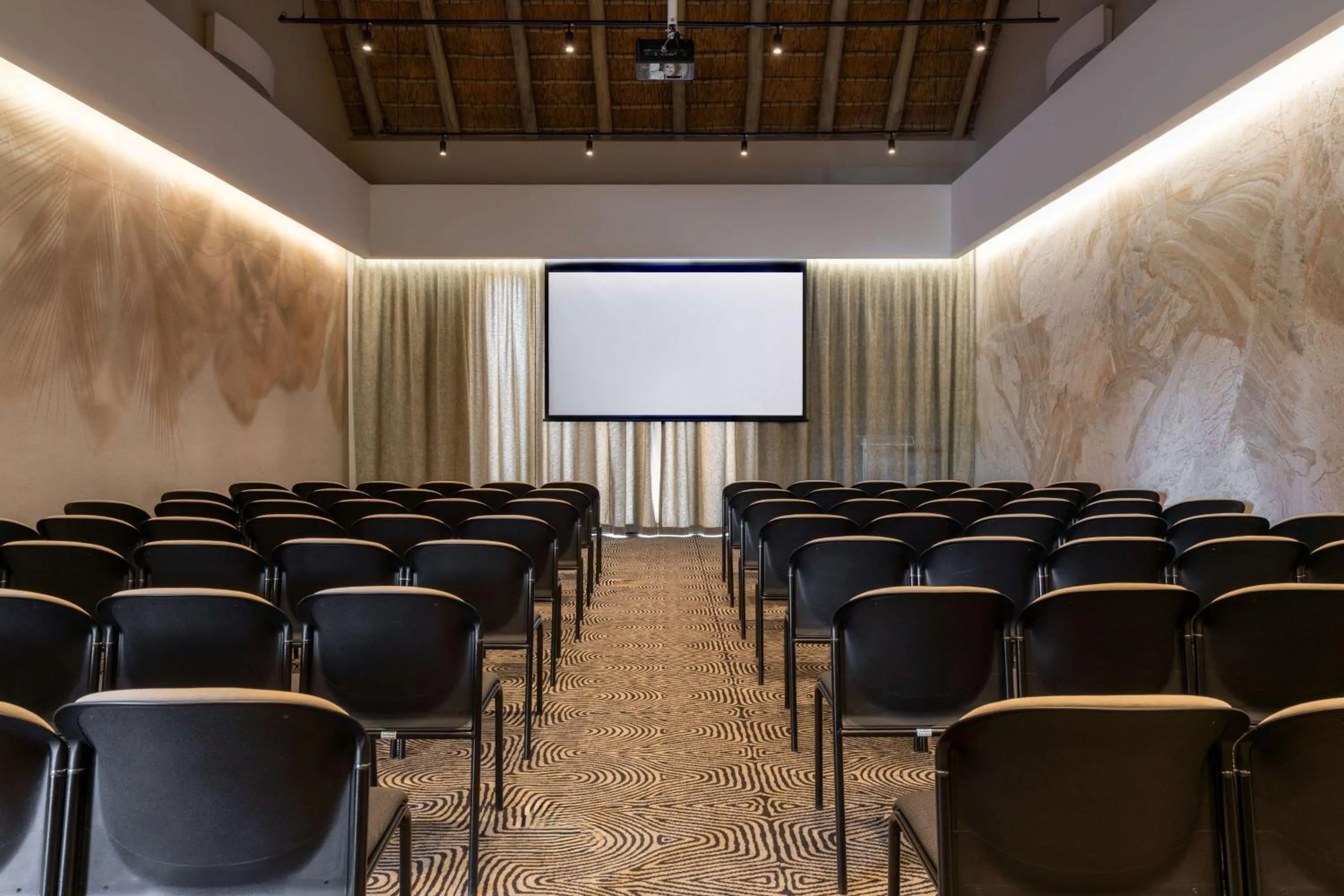 Meeting/conference room in Radisson Safari Hotel Hoedspruit