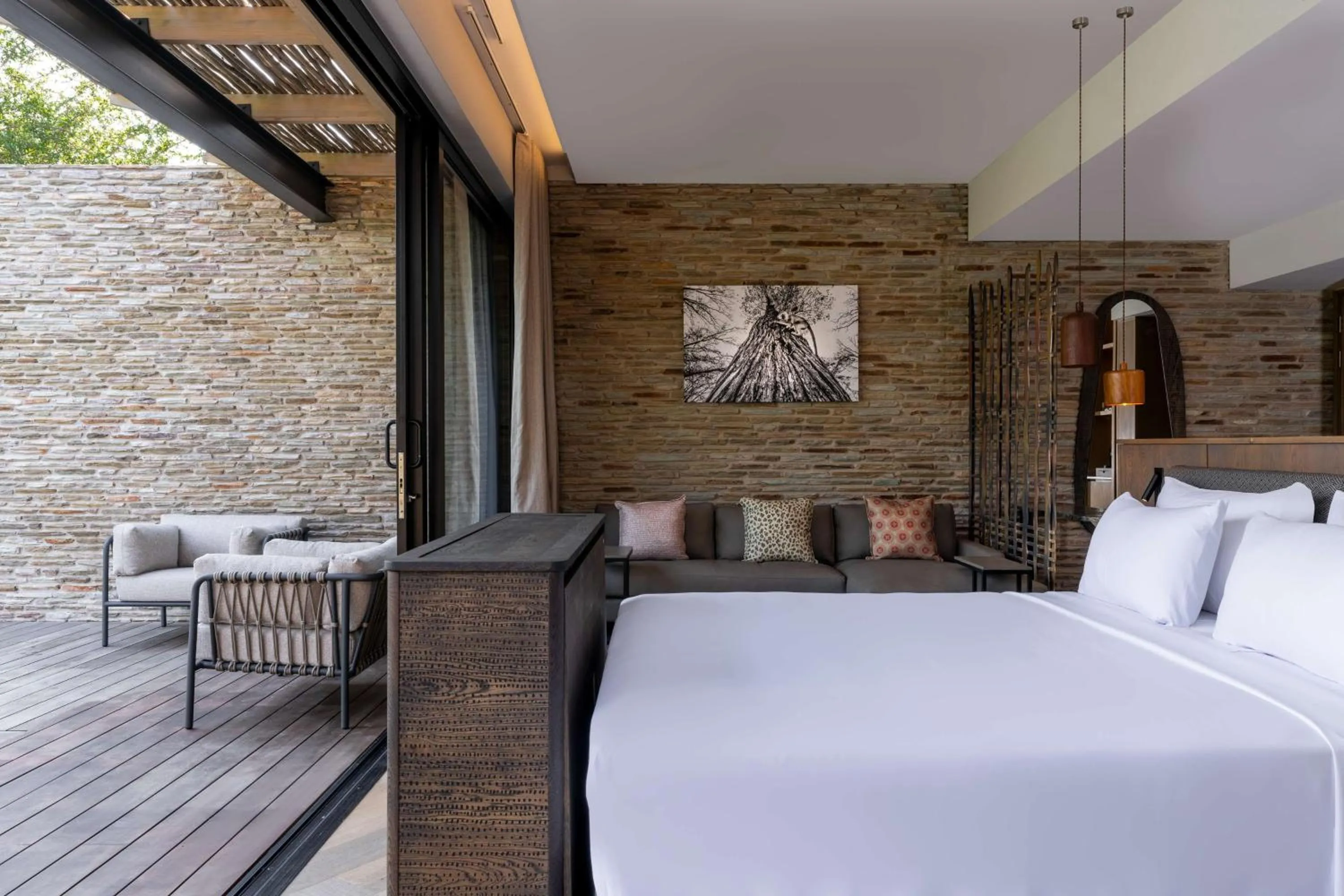 Photo of the whole room, Bed in Radisson Safari Hotel Hoedspruit