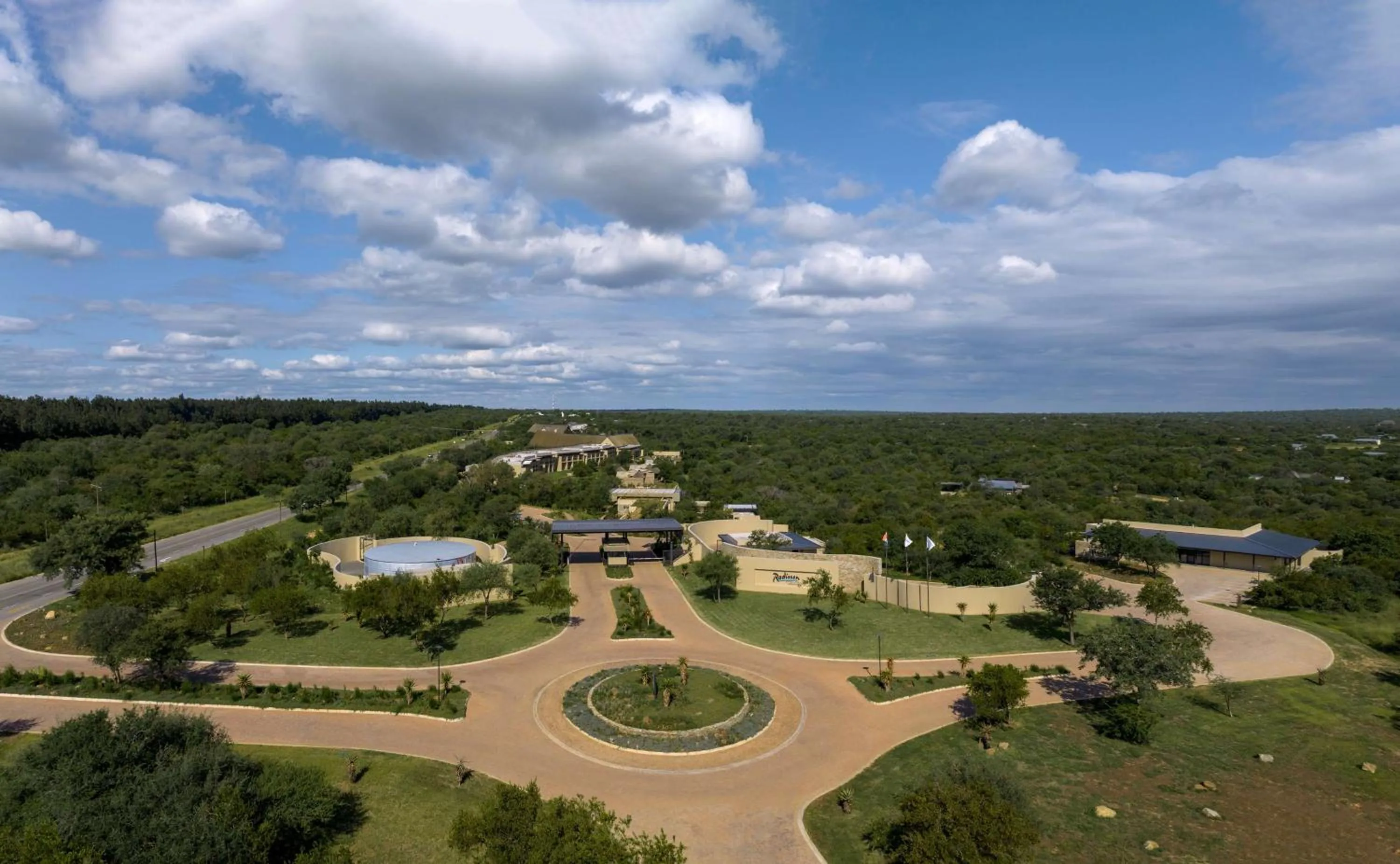 Property building in Radisson Safari Hotel Hoedspruit