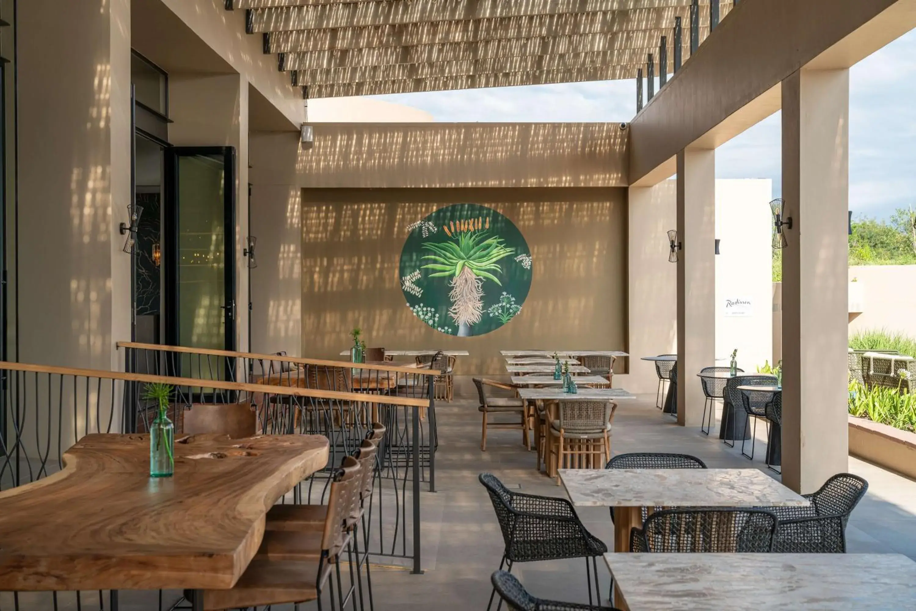 Restaurant/places to eat in Radisson Safari Hotel Hoedspruit Restaurant/places to eat in Radisson Safari Hotel Hoedspruit