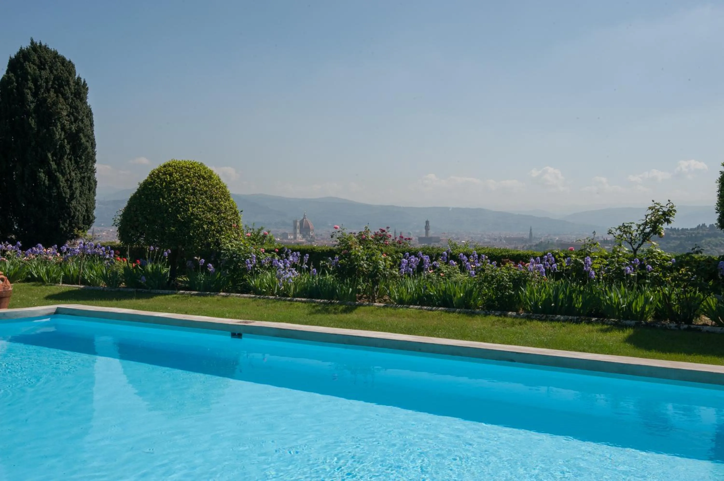 Swimming pool in Hotel Torre di Bellosguardo