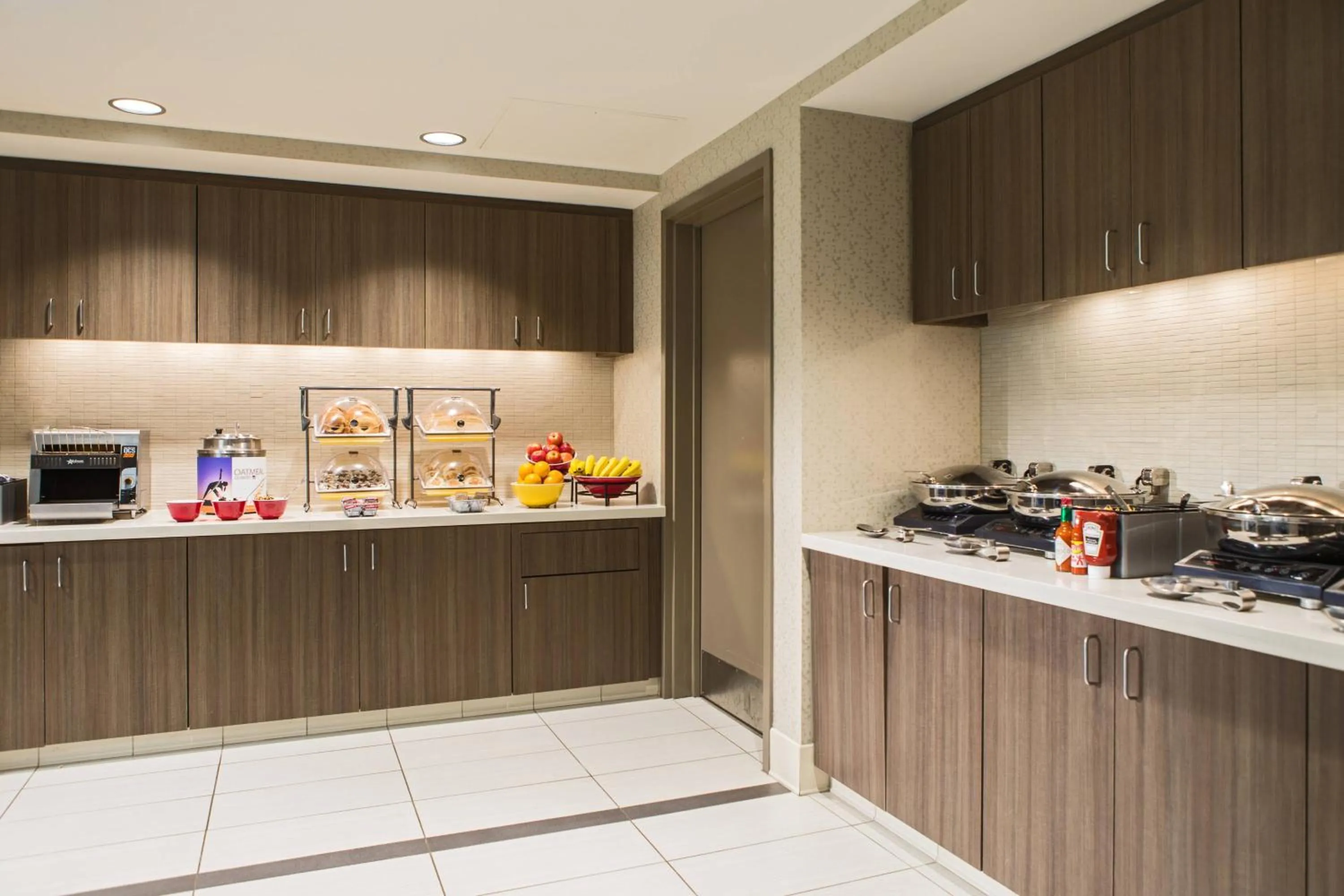 Breakfast in Residence Inn by Marriott Nashville Vanderbilt/West End