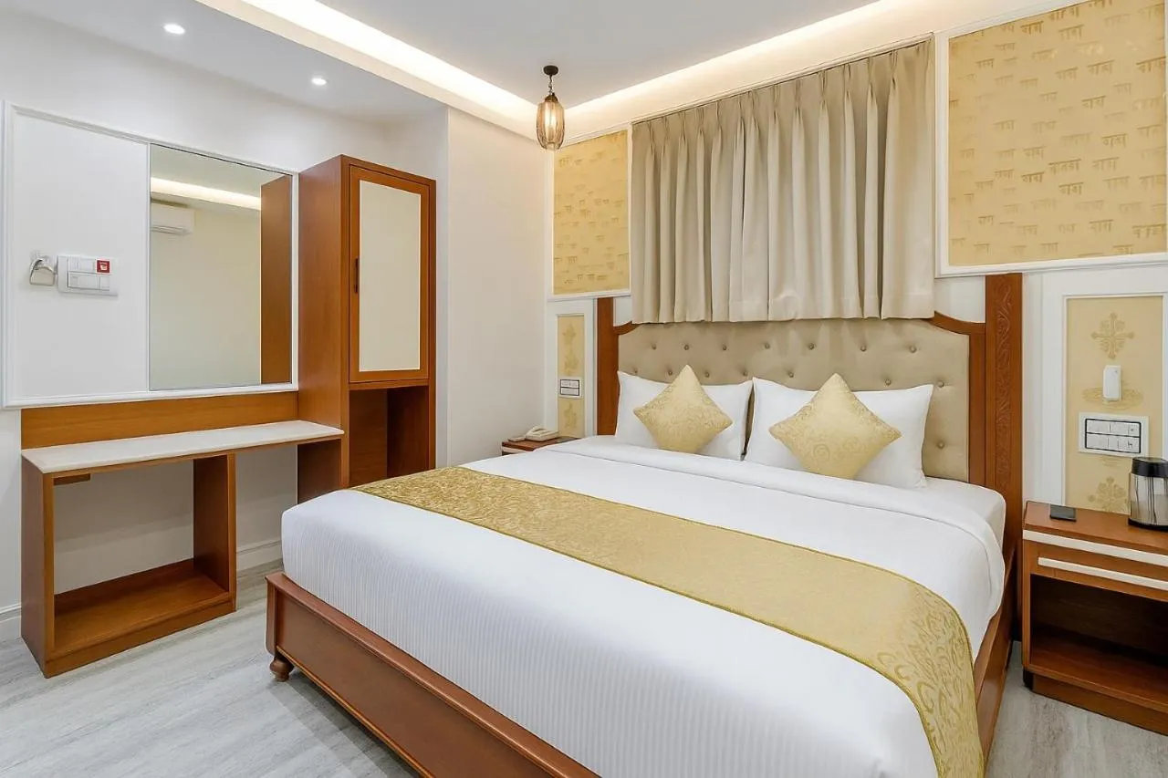 Bed in Shri Ram Paying Guest House Premium Rooms