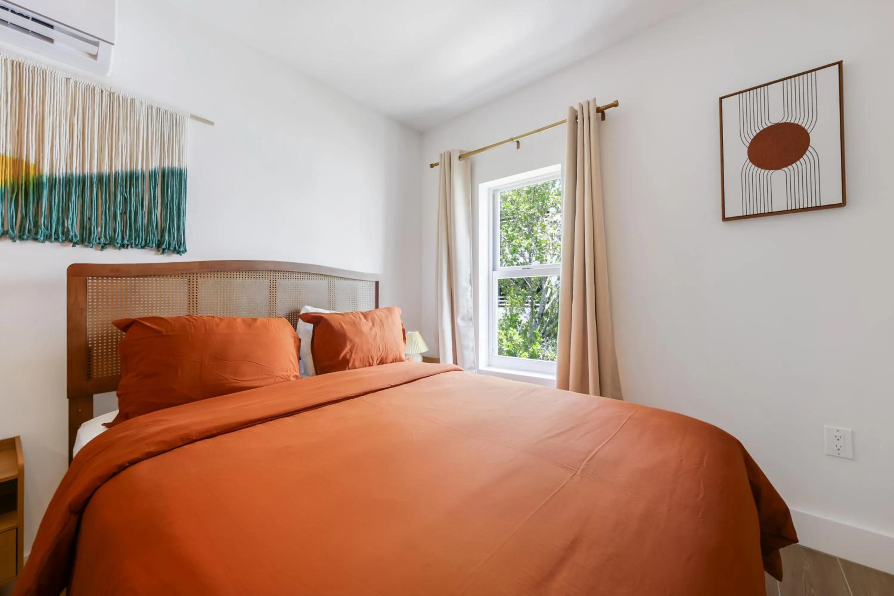 Bed in Tropics Hotel Miami Beach