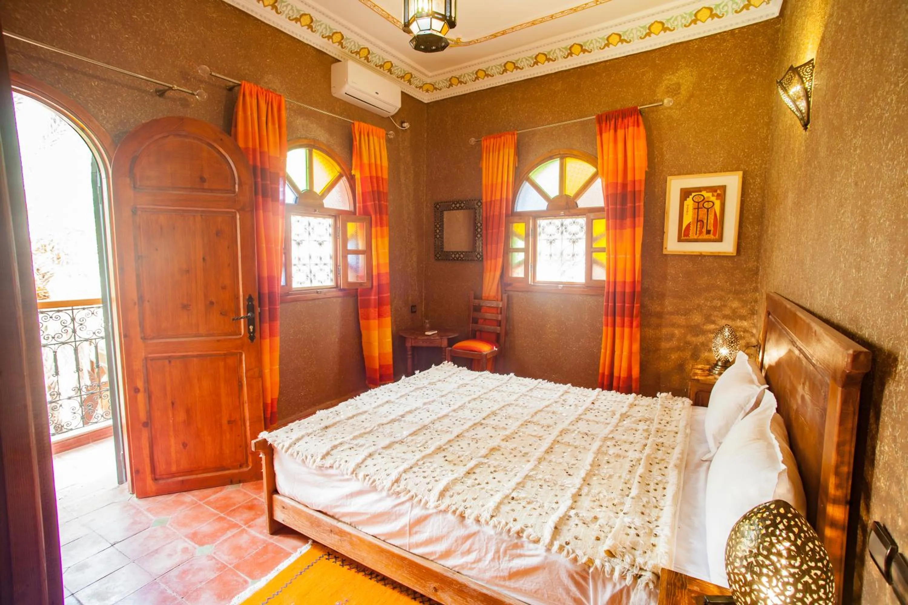 Balcony/Terrace, Bed in Riad Soleil du Monde