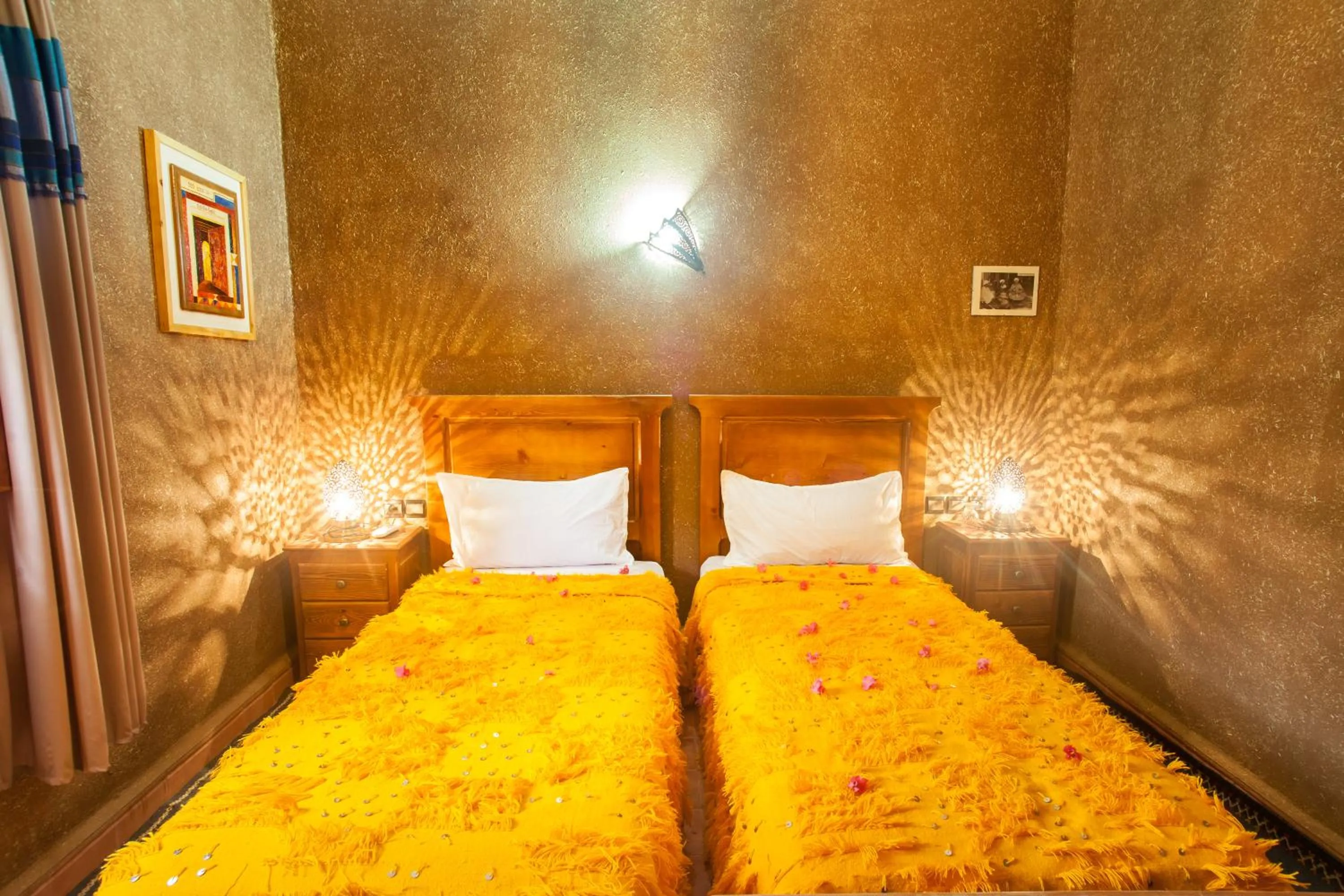 Bedroom, Bed in Riad Soleil du Monde