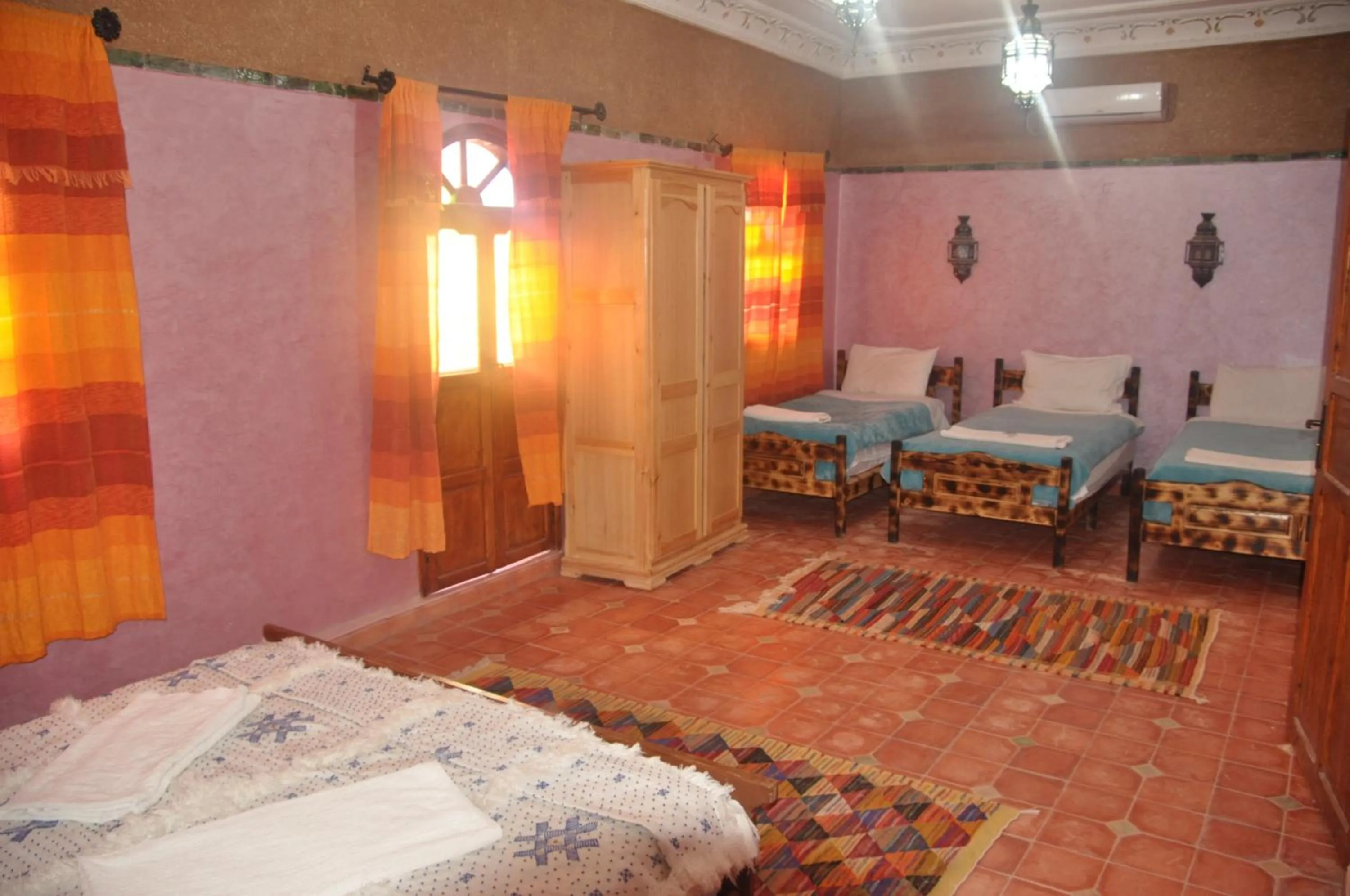 Photo of the whole room, Bed in Riad Soleil du Monde