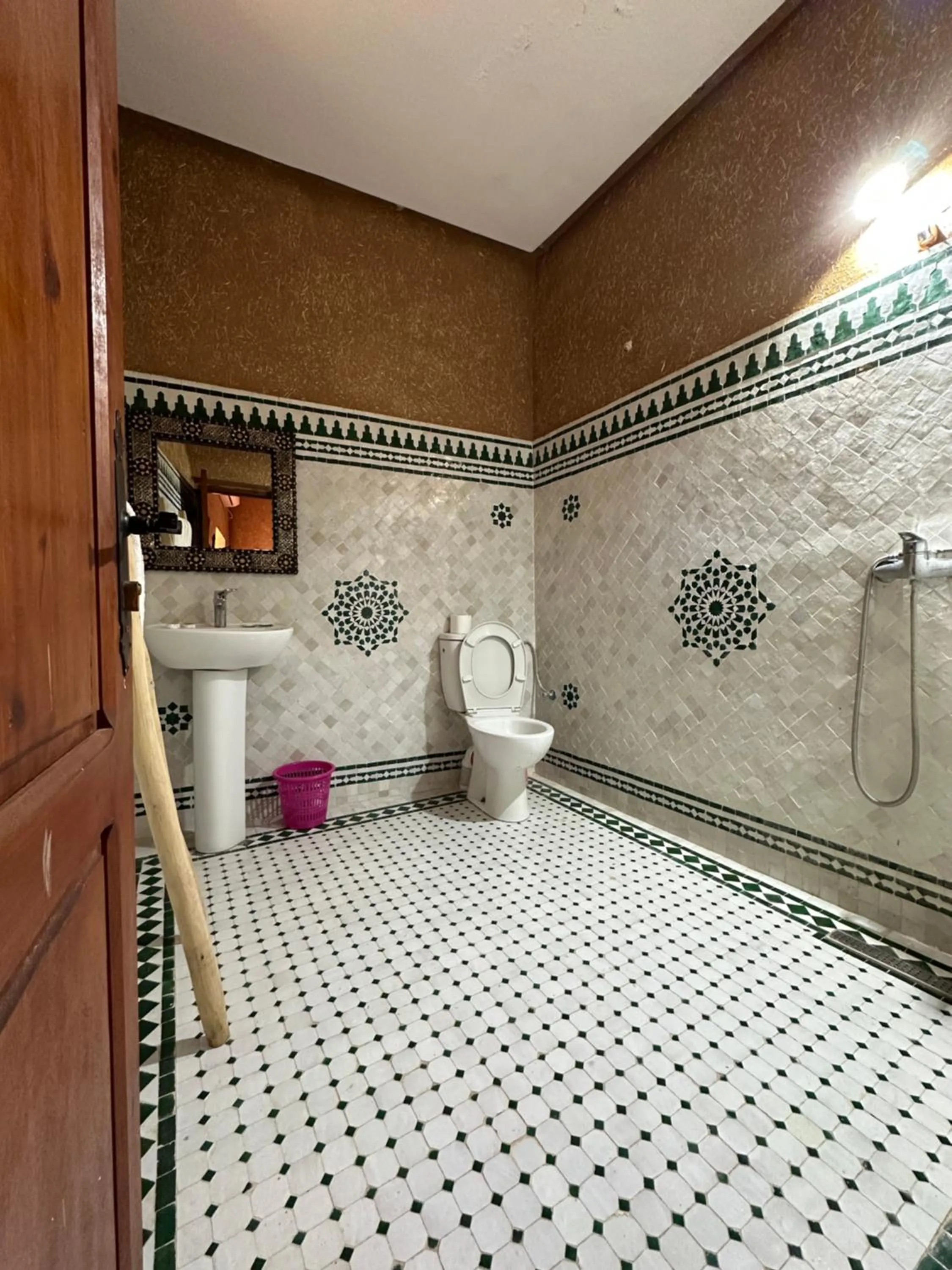 Shower in Riad Soleil du Monde