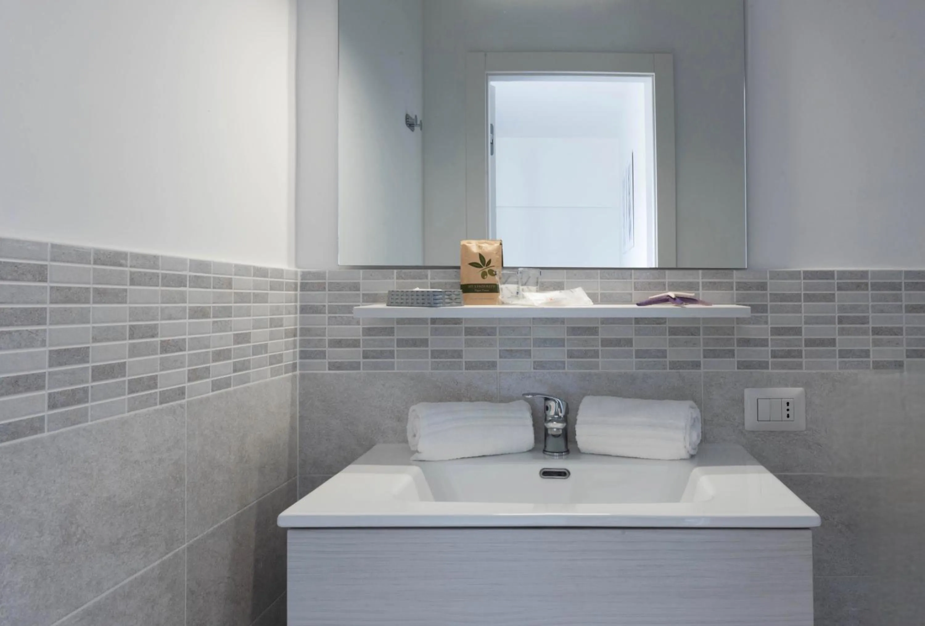 Bathroom in Sirentum Rooms