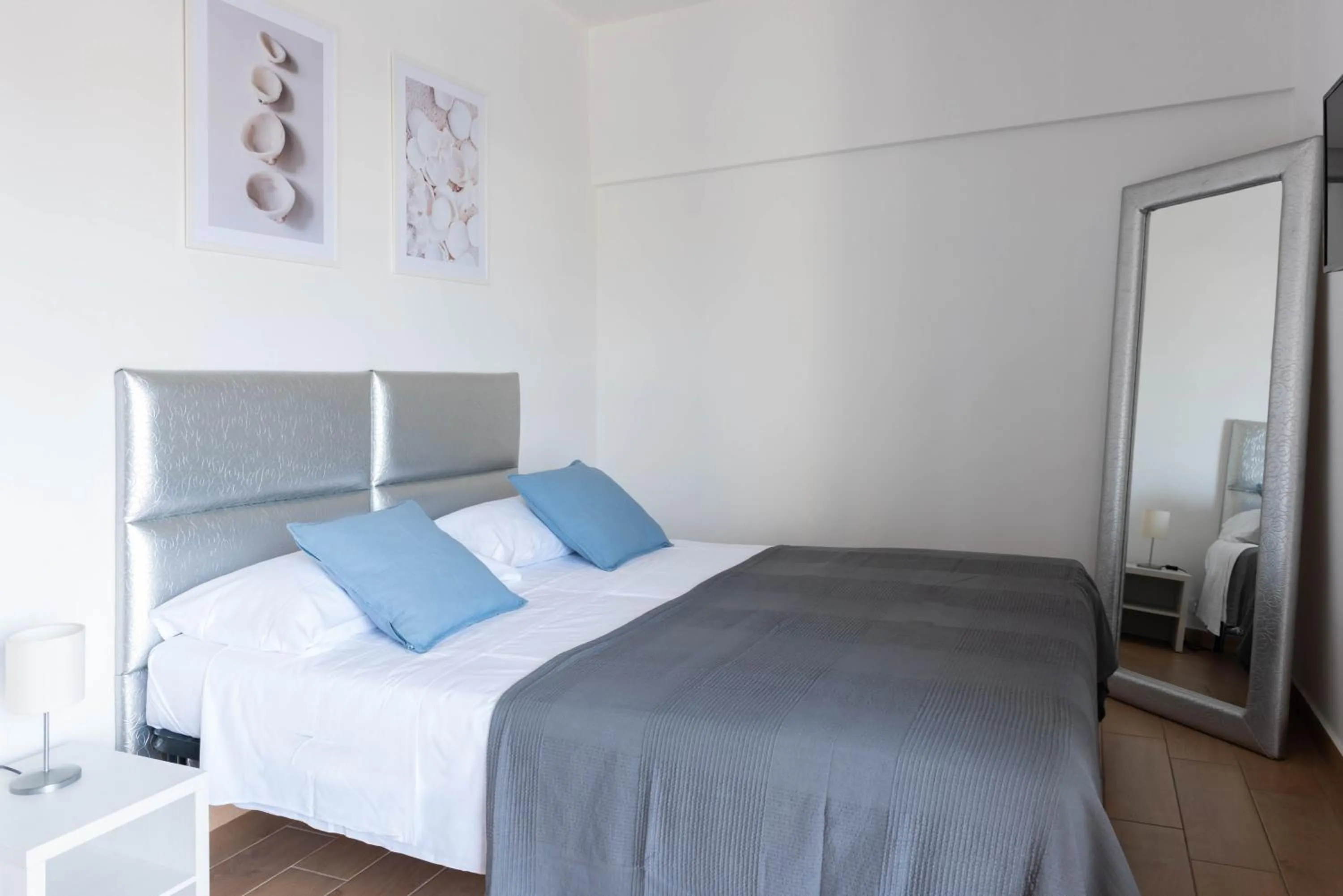 Bedroom, Bed in Sirentum Rooms